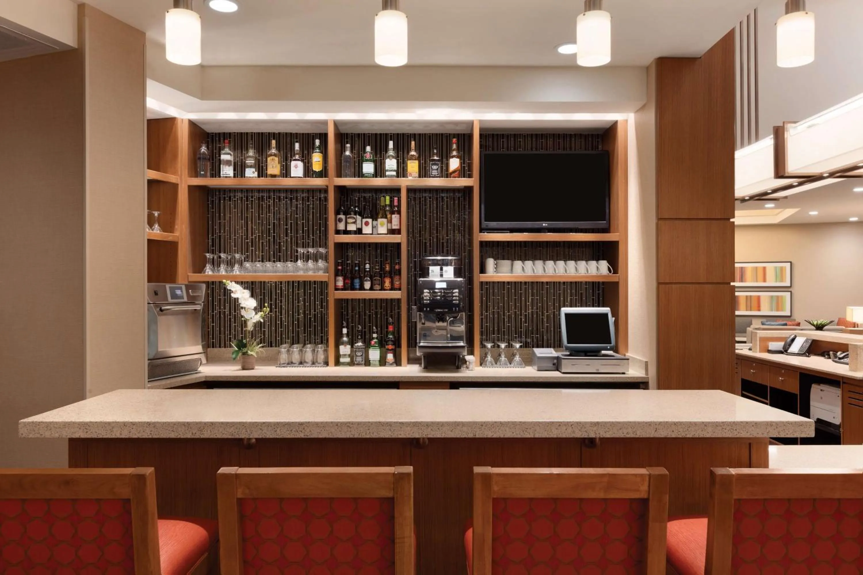 Lounge or bar in Hyatt Place St. Louis/Chesterfield