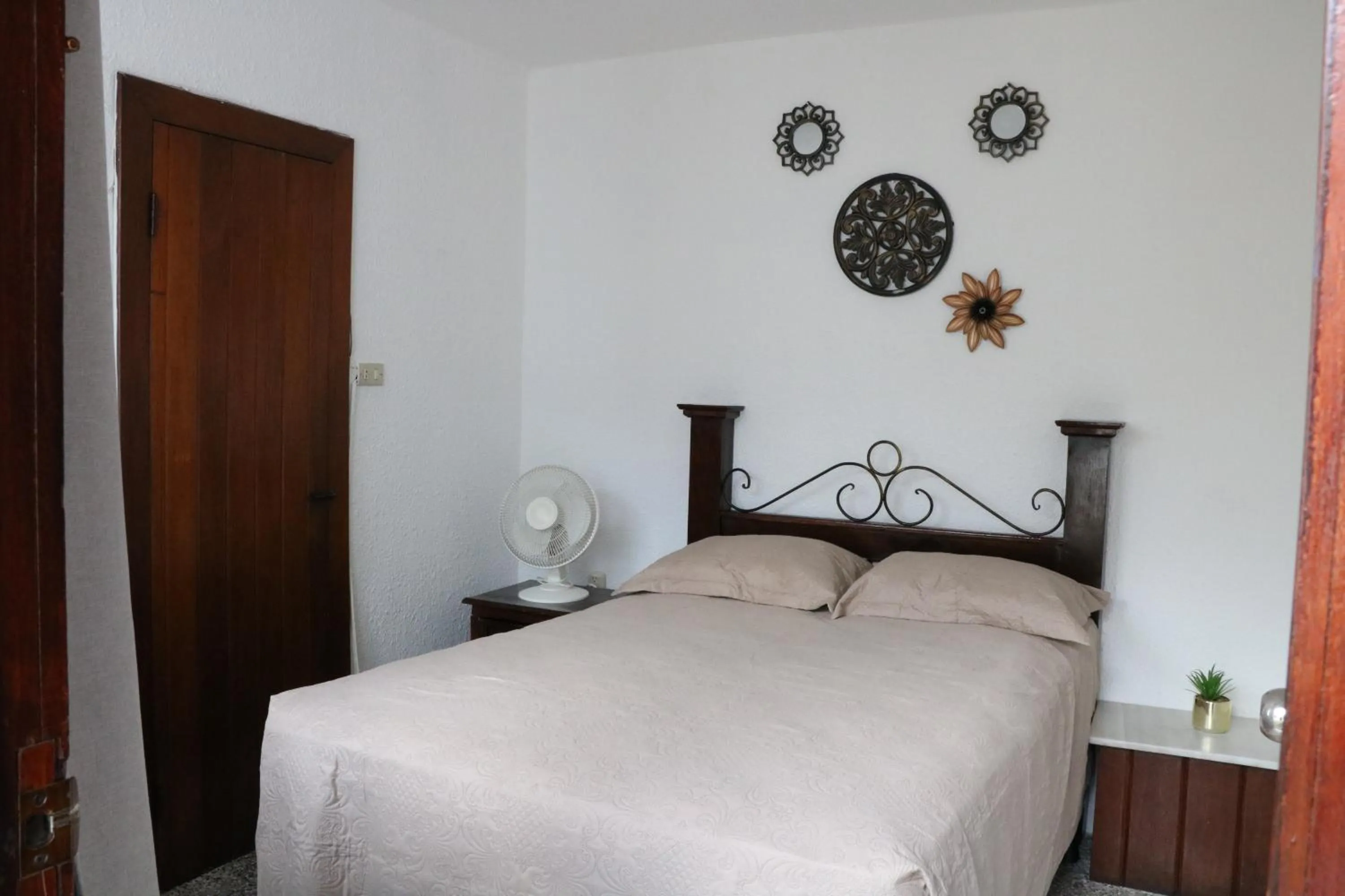 Bed in Hostal Los Volcanes