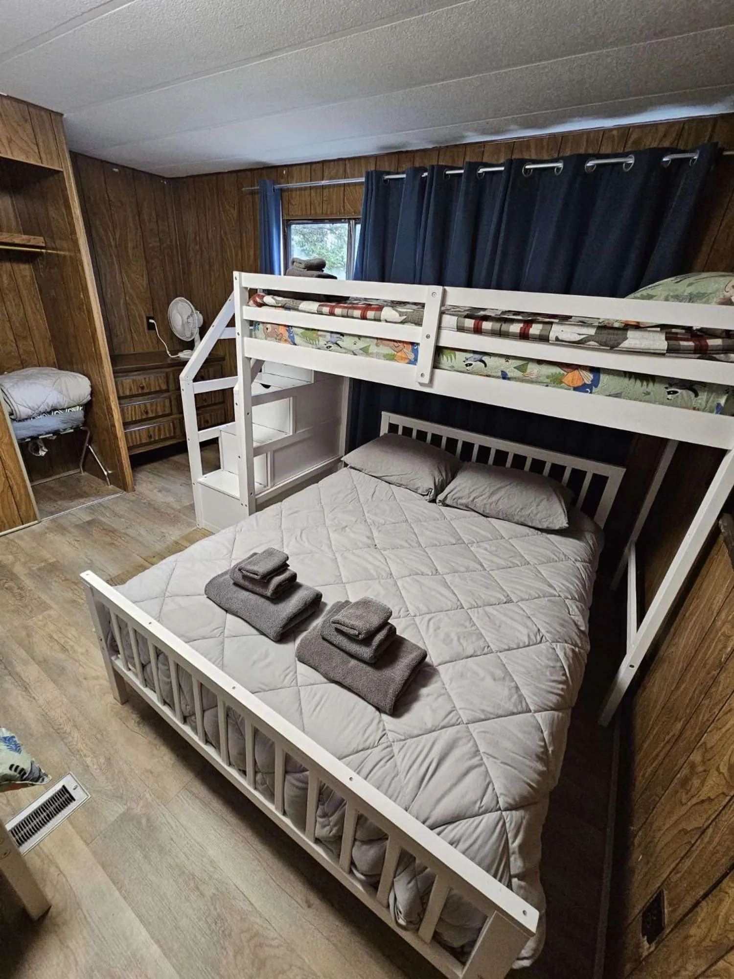 Bedroom, Bed in Denali RV Park & Motel