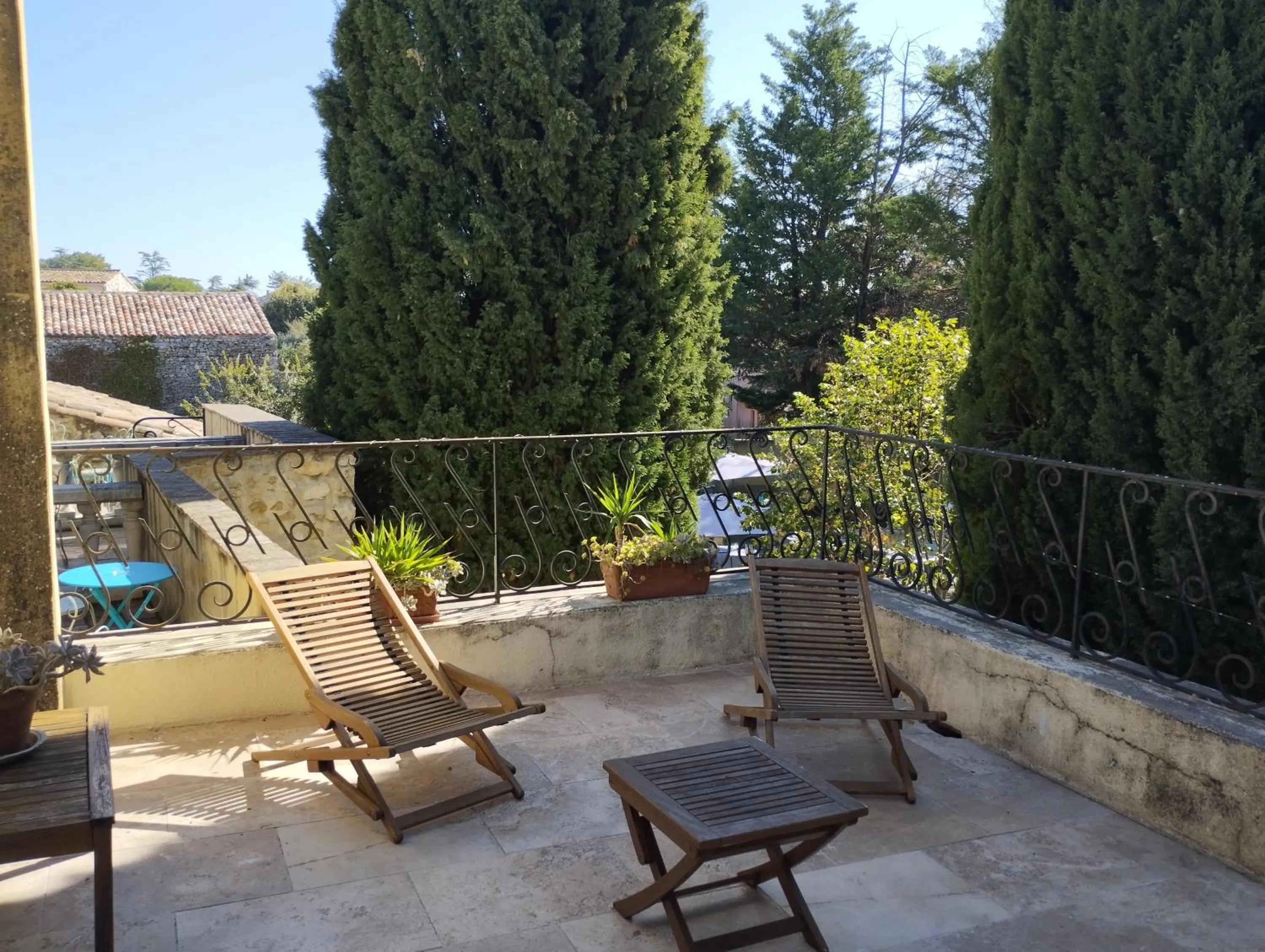 Garden in Logis Hotel Restaurant L'Esquielle