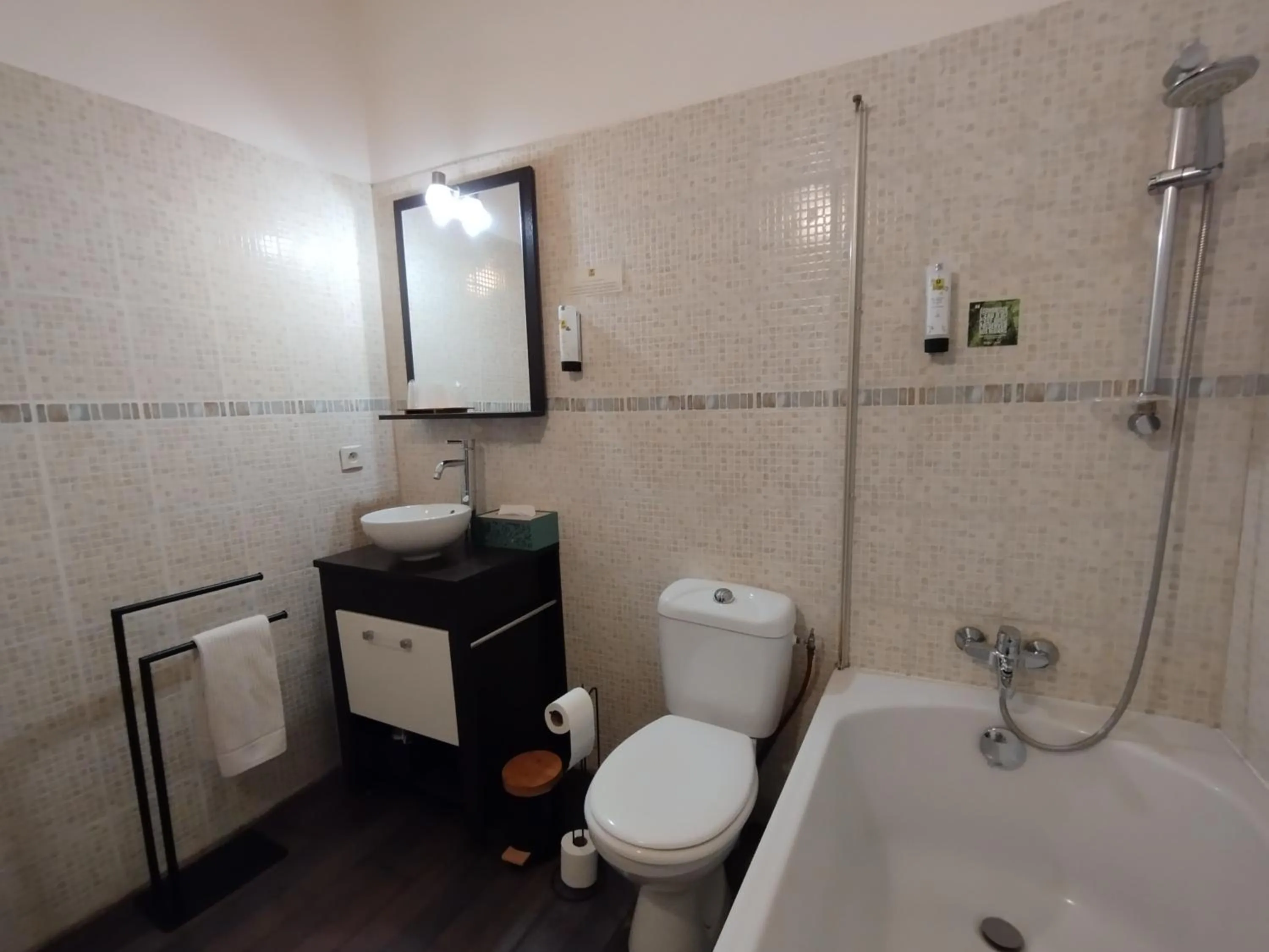 Bathroom in Logis Hotel Restaurant L'Esquielle