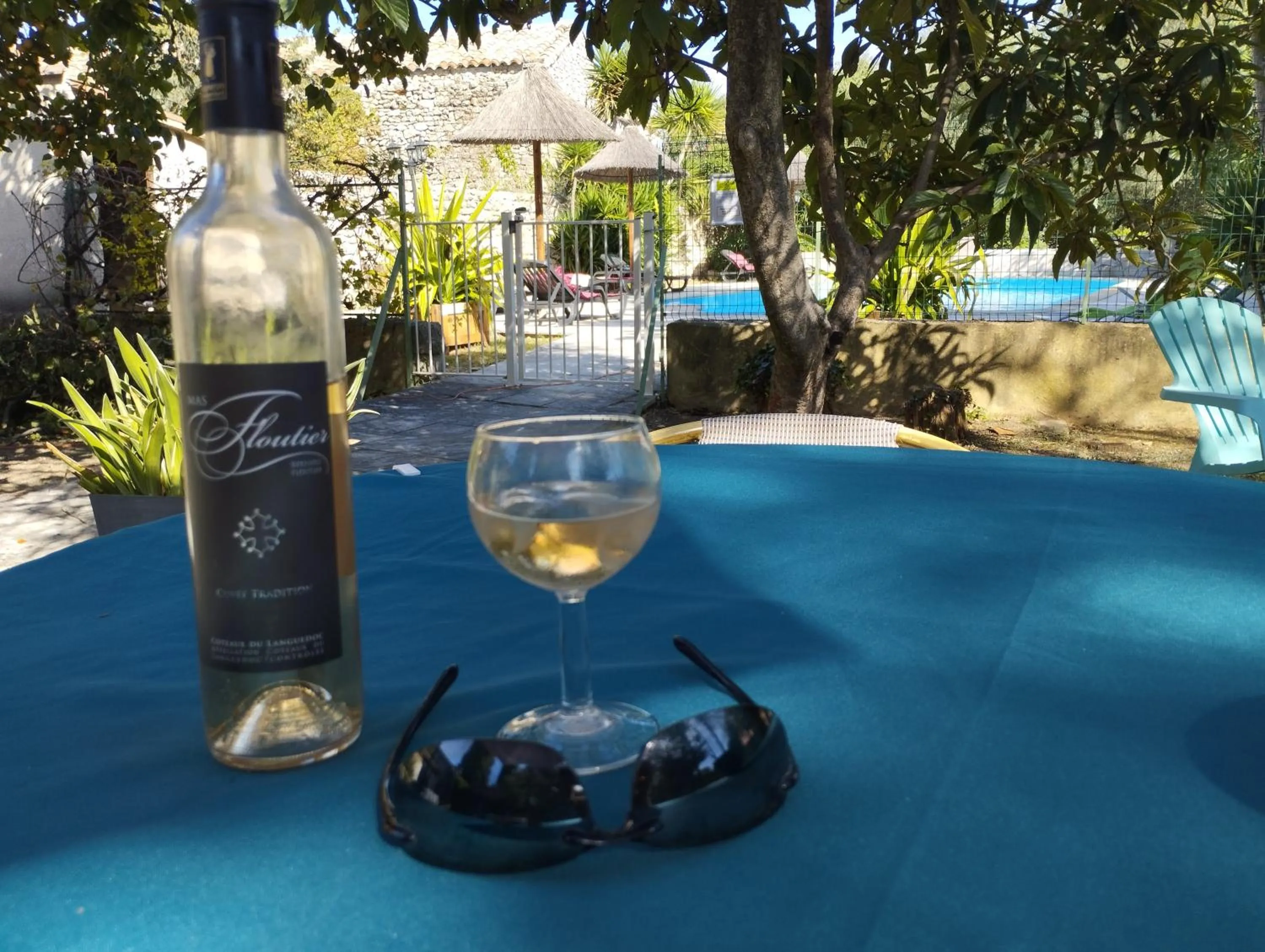 Patio in Logis Hotel Restaurant L'Esquielle