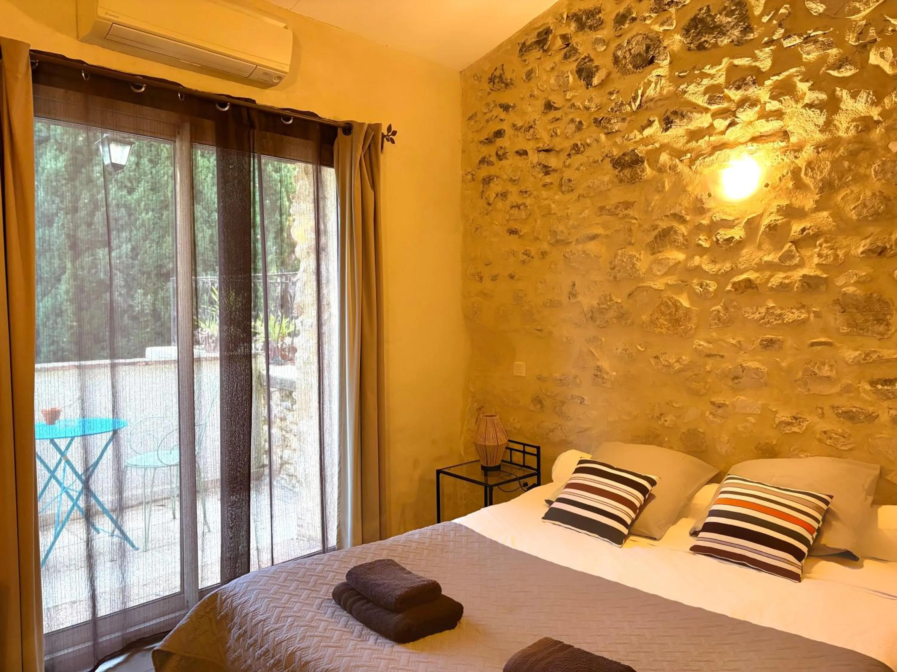 Logis Hotel Restaurant L'Esquielle