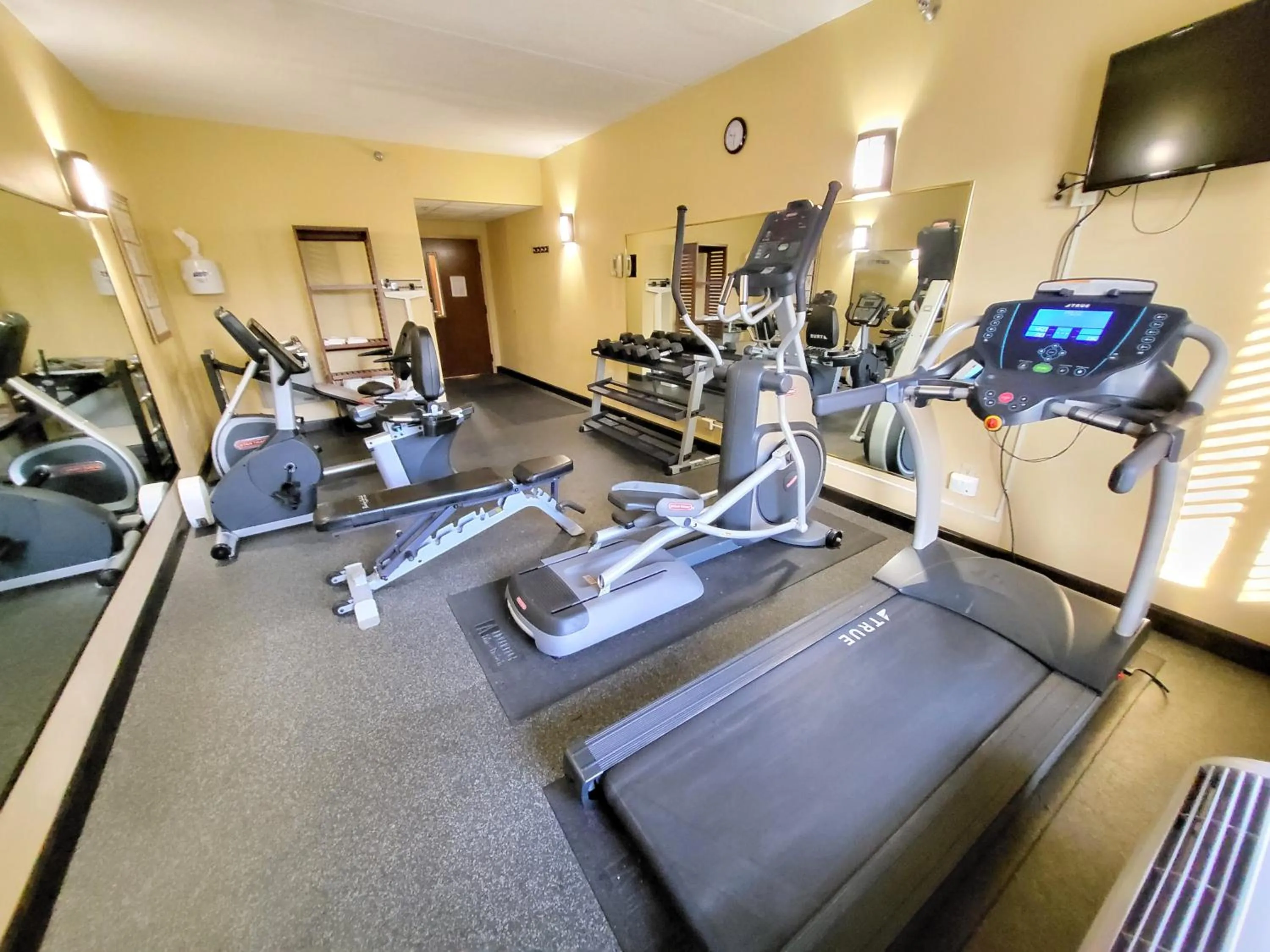 Fitness centre/facilities in Wingate by Wyndham Greensboro-Coliseum