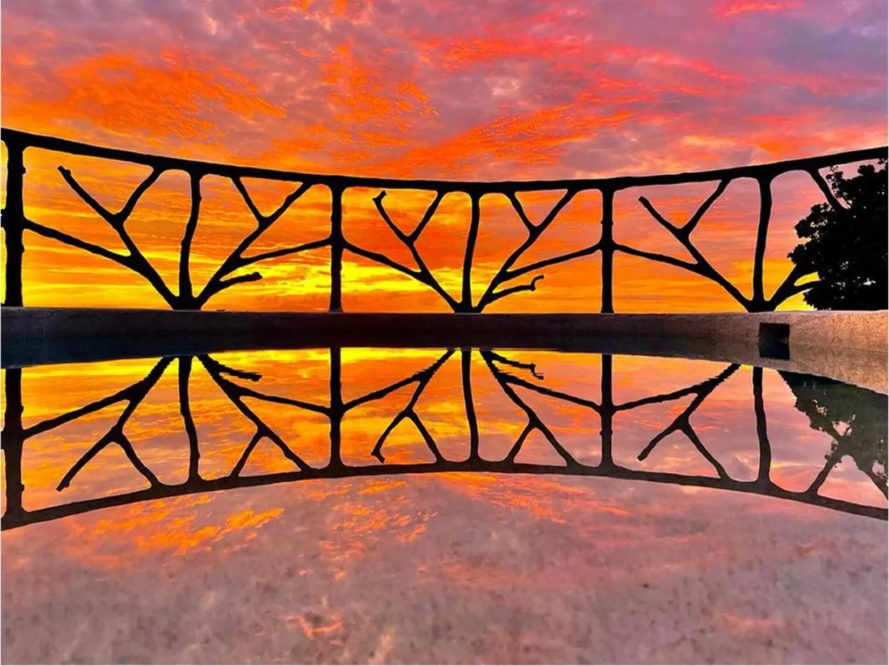 Swimming pool in Akua Suites Ocean View