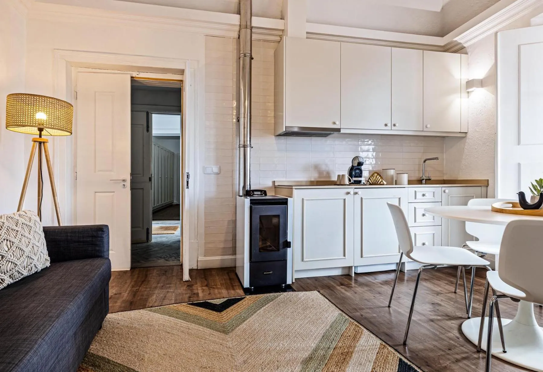 Kitchen or kitchenette in Casa Soure Suites and Apartments