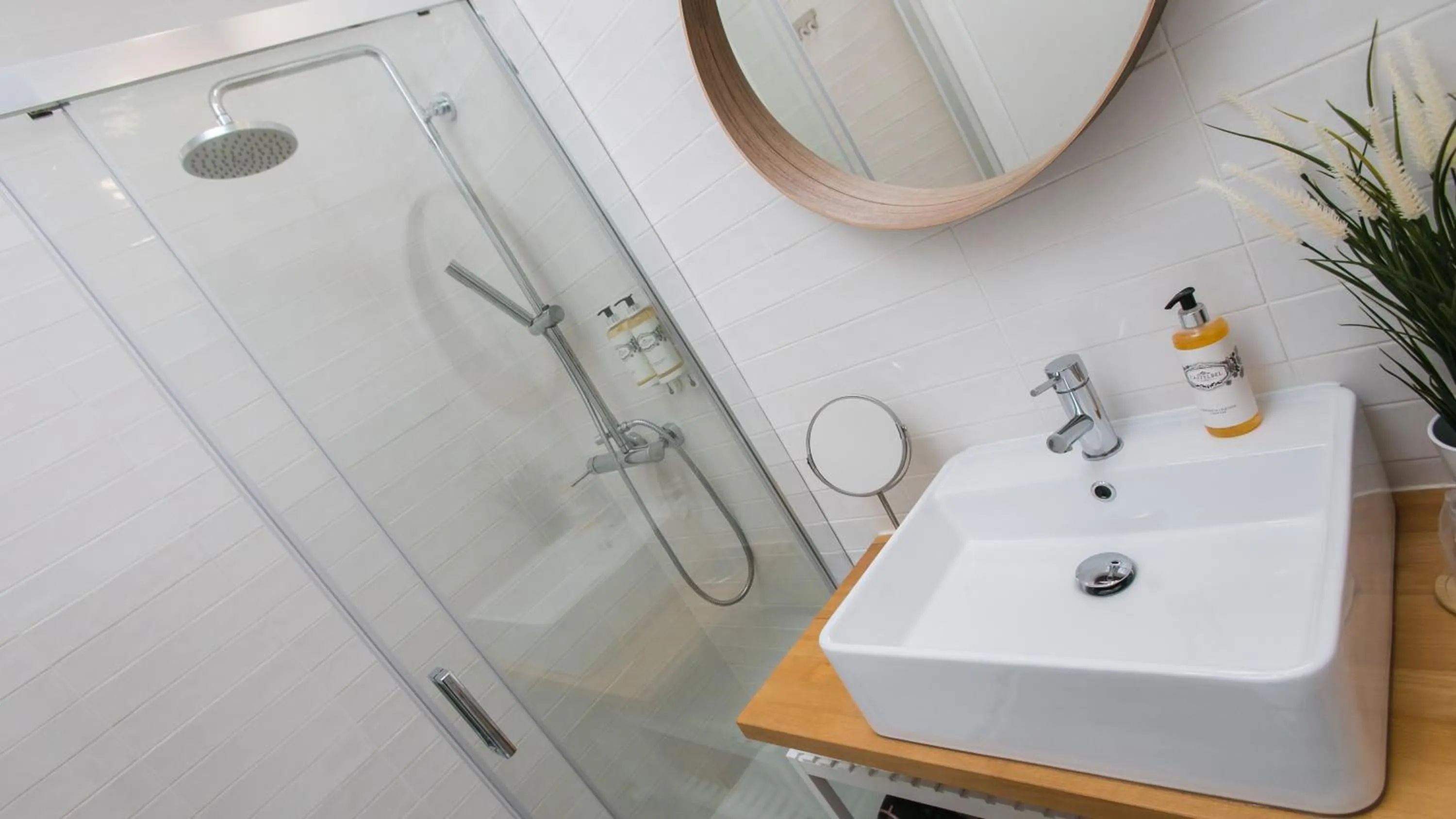 Shower in Casa Soure Suites and Apartments