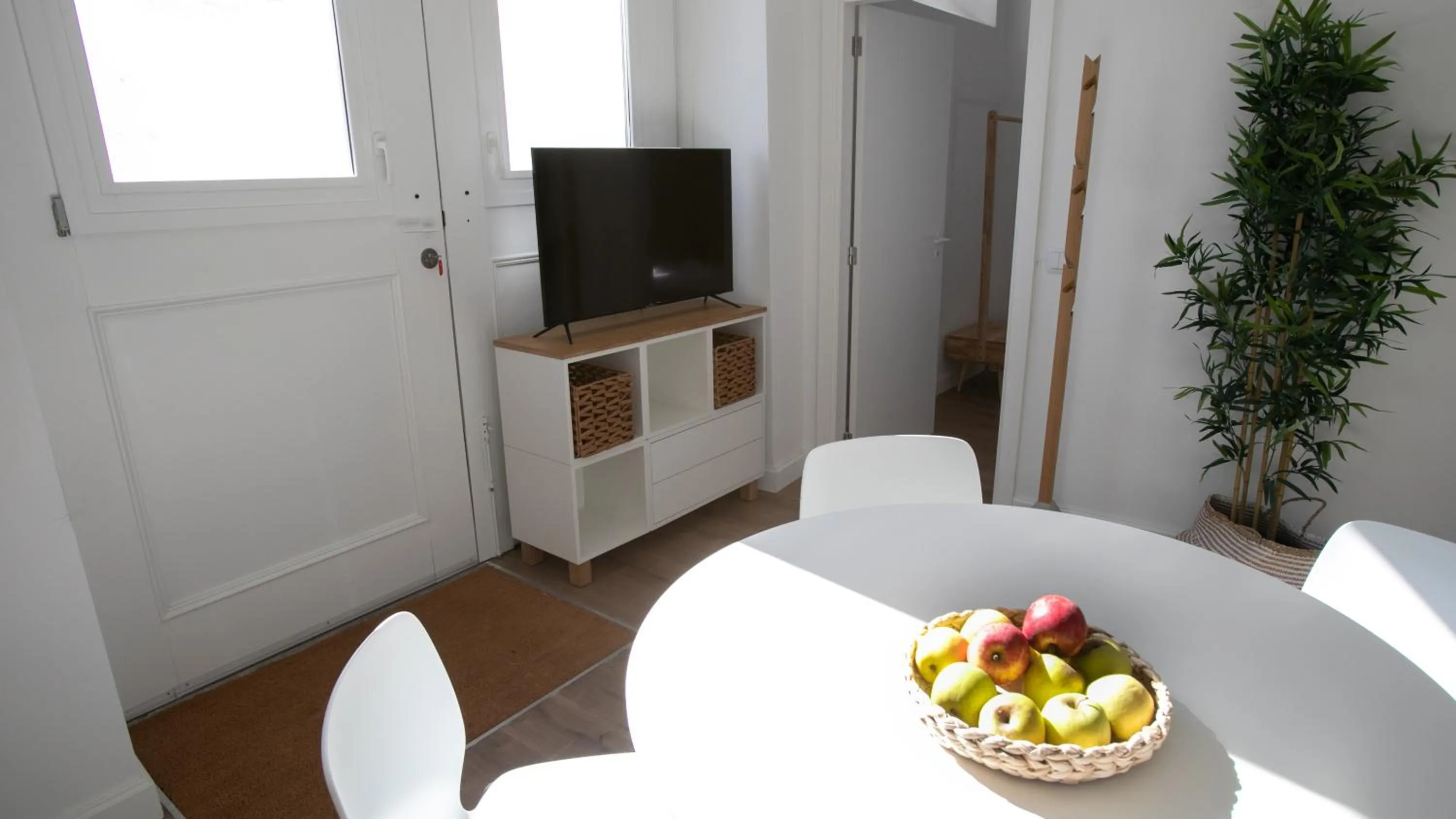 Communal lounge/ TV room in Casa Soure Suites and Apartments