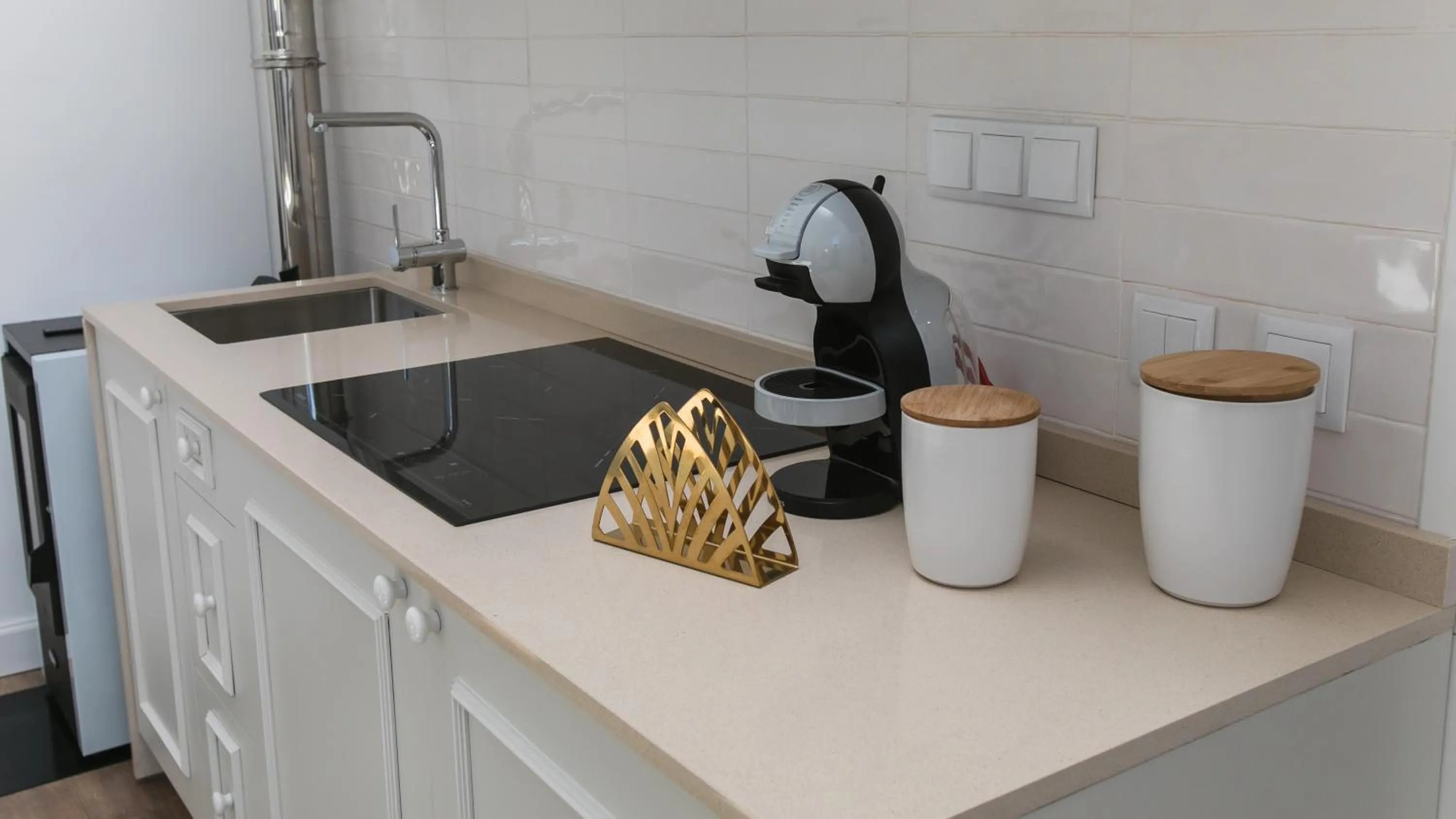Coffee/tea facilities in Casa Soure Suites and Apartments