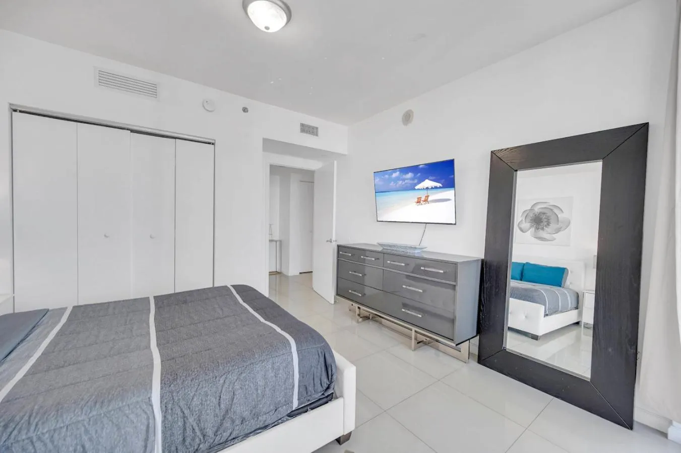 *W ICON BRICKELL- LUXURY 2BR HIGHRISE CORNER CONDO**