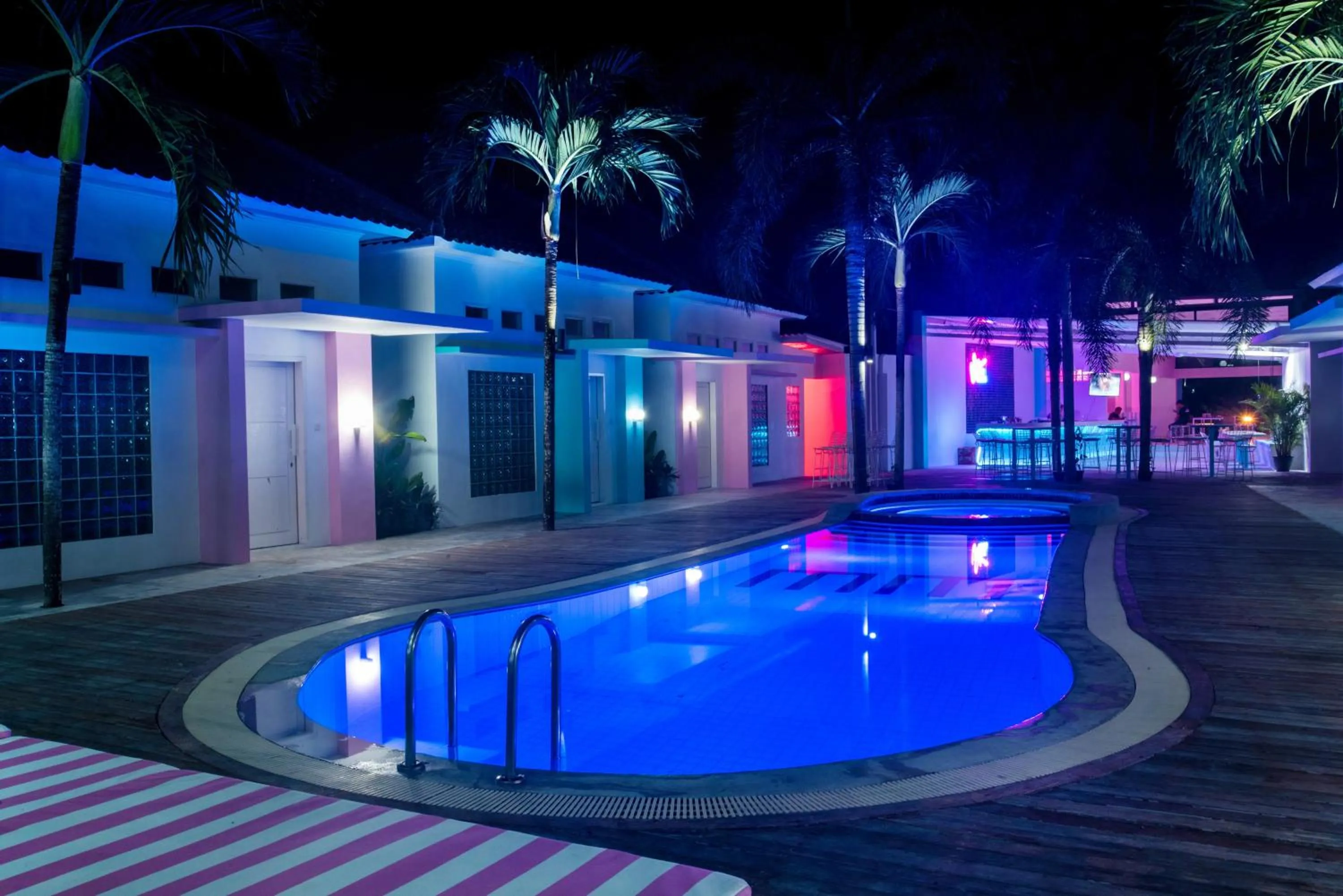 Swimming pool in Mad Monkey Kuta Lombok