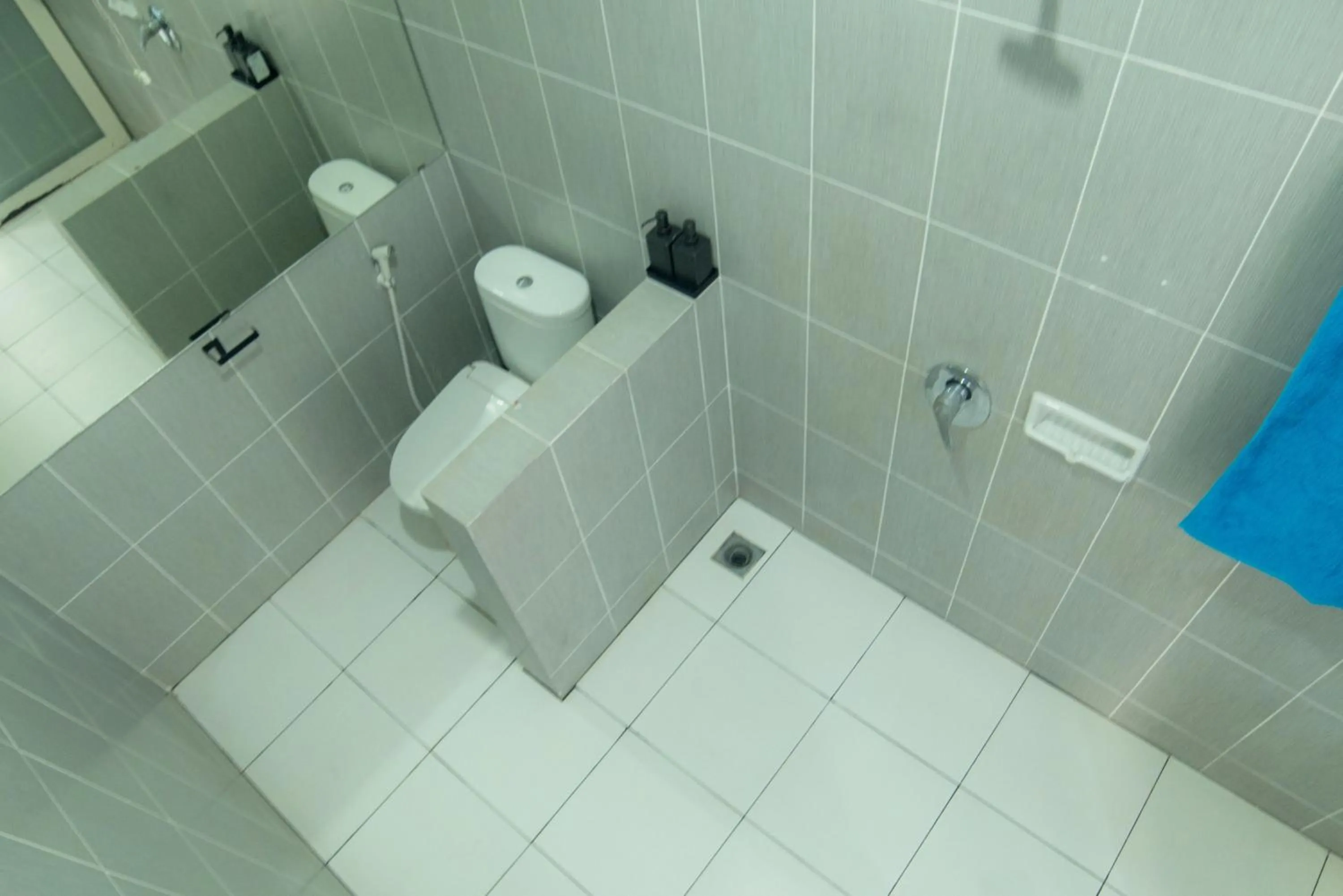 Bathroom in Mad Monkey Kuta Lombok