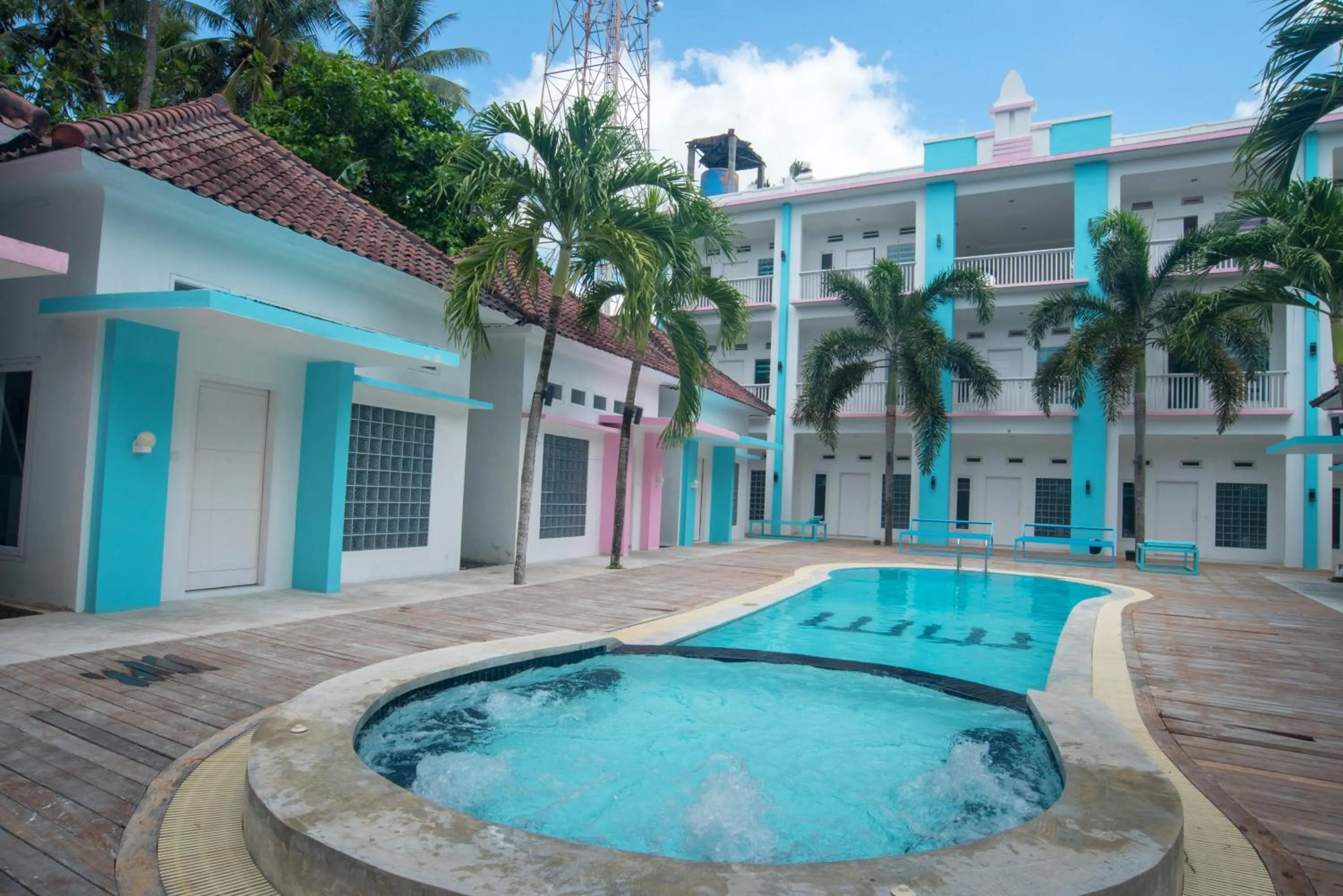 Pool view in Mad Monkey Kuta Lombok