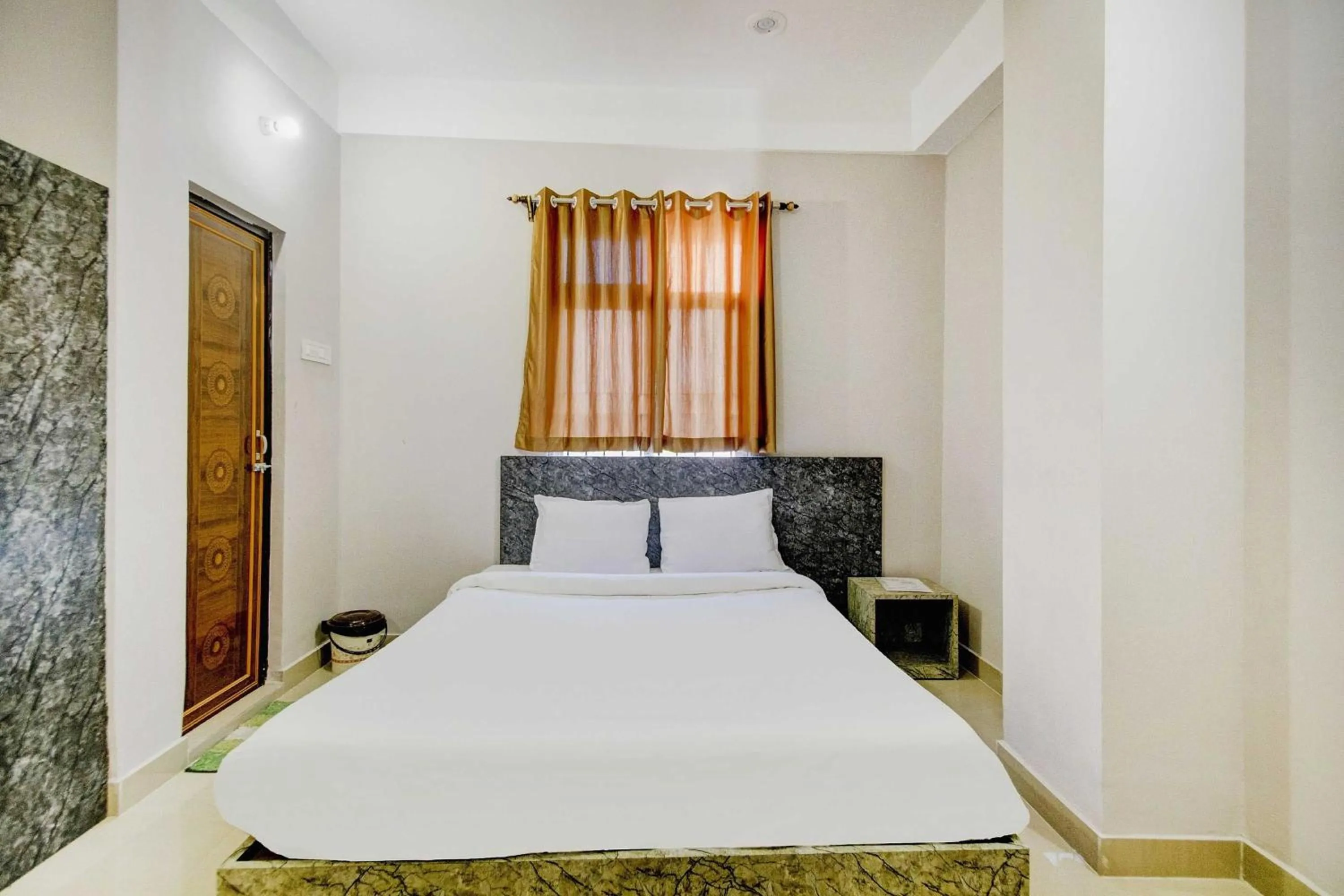 Bedroom, Bed in Hotel O Sai villa