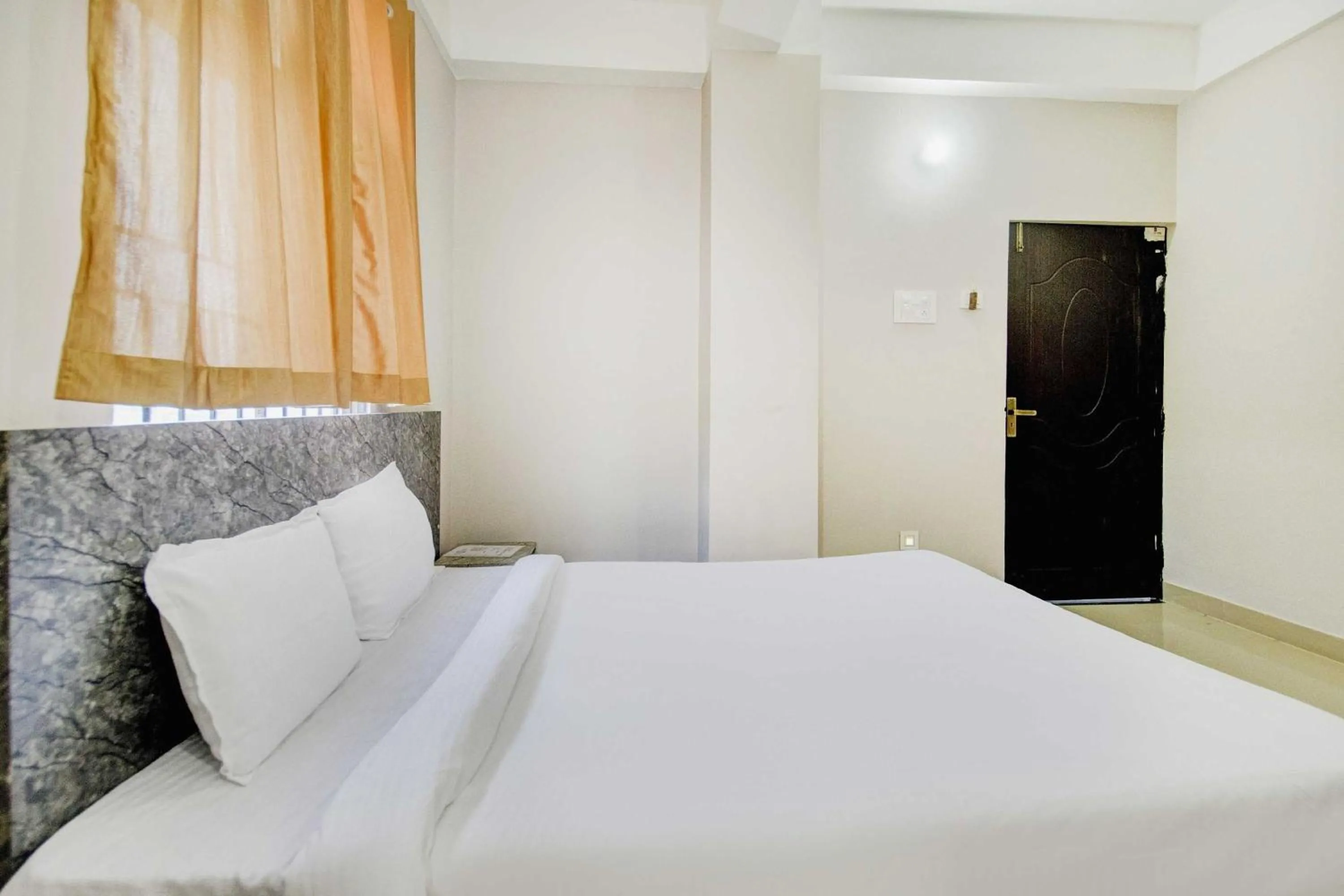 Bedroom, Bed in Hotel O Sai villa