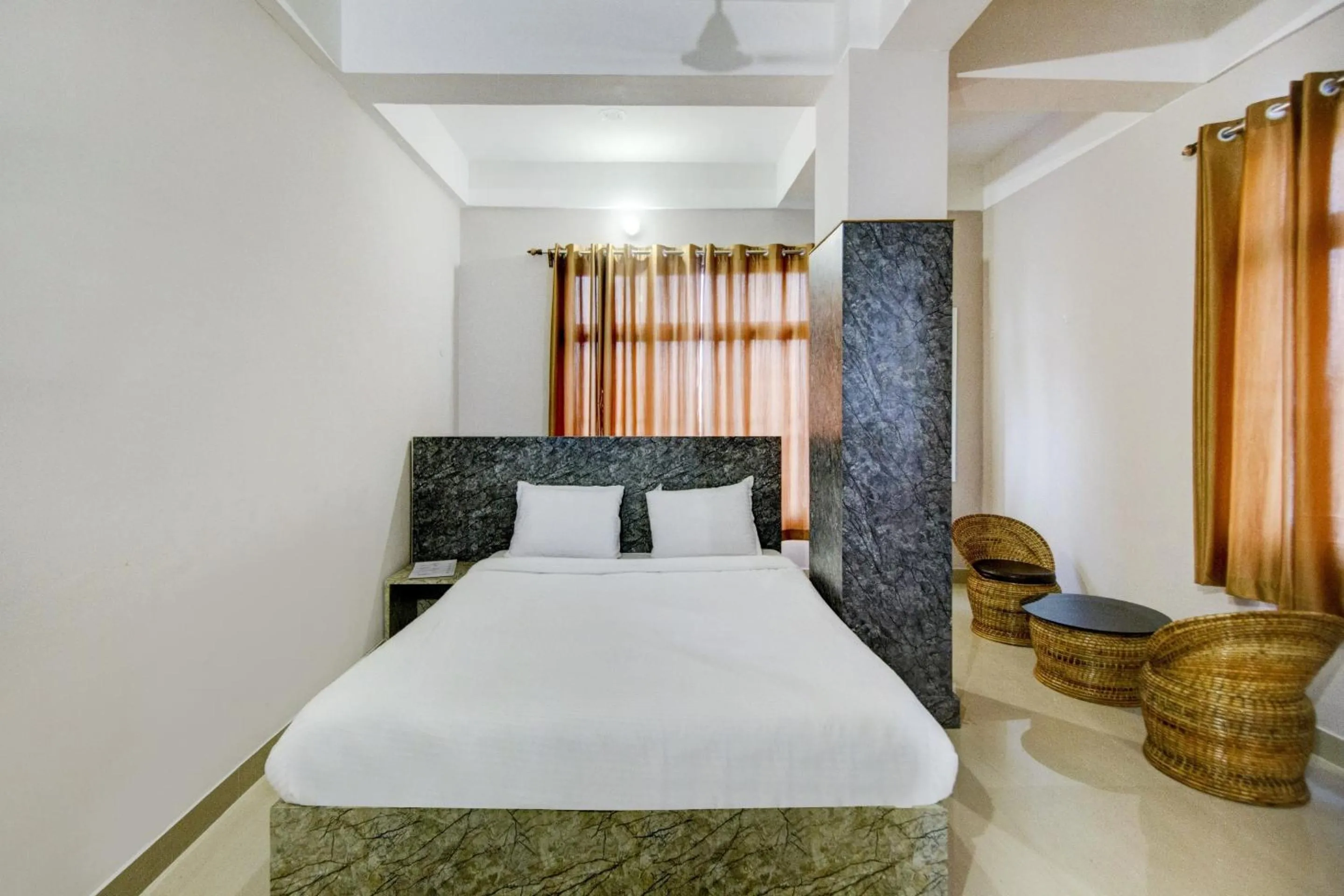 Bedroom, Bed in Hotel O Sai villa
