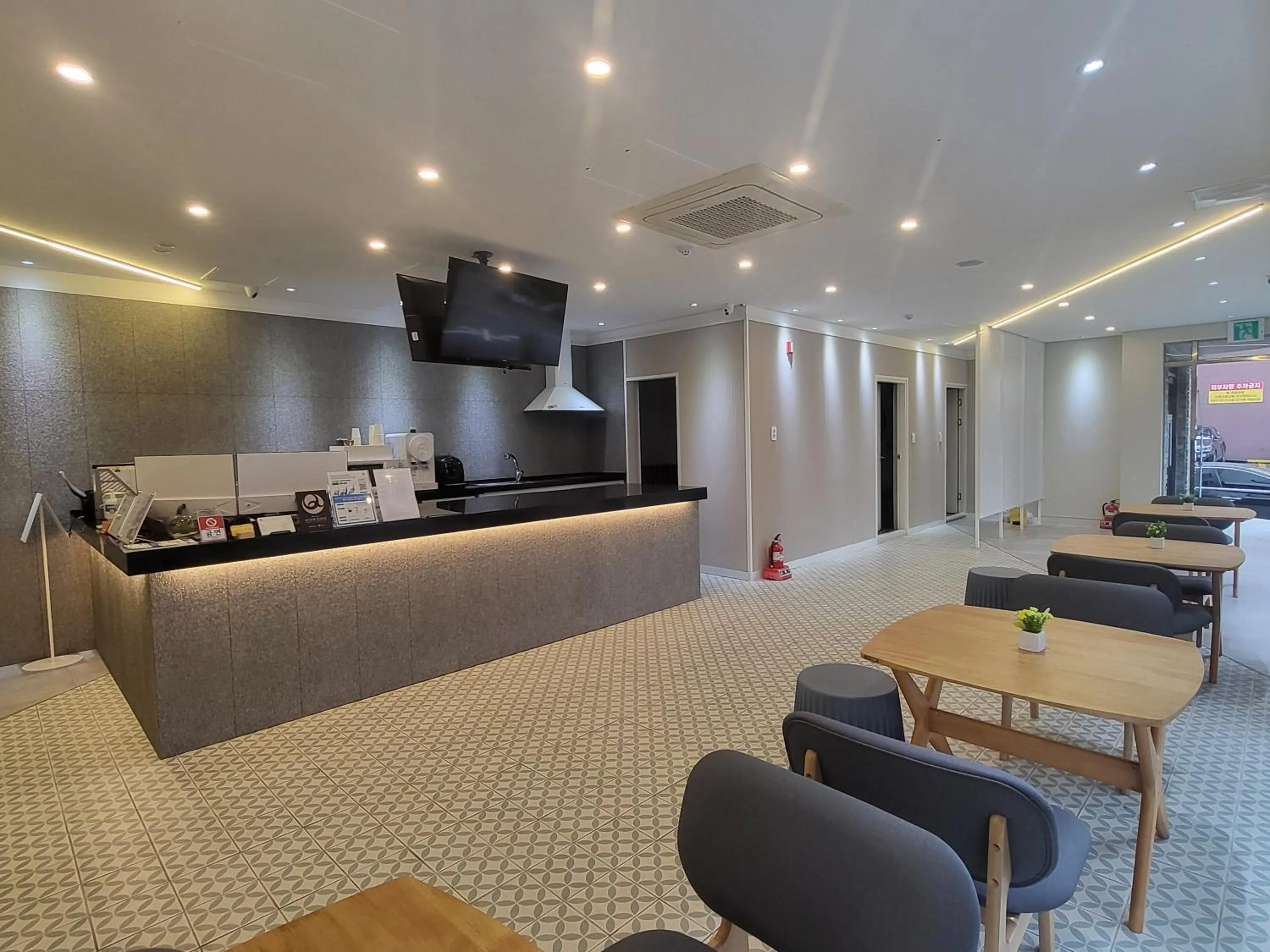 Lobby or reception in Hotel razaB