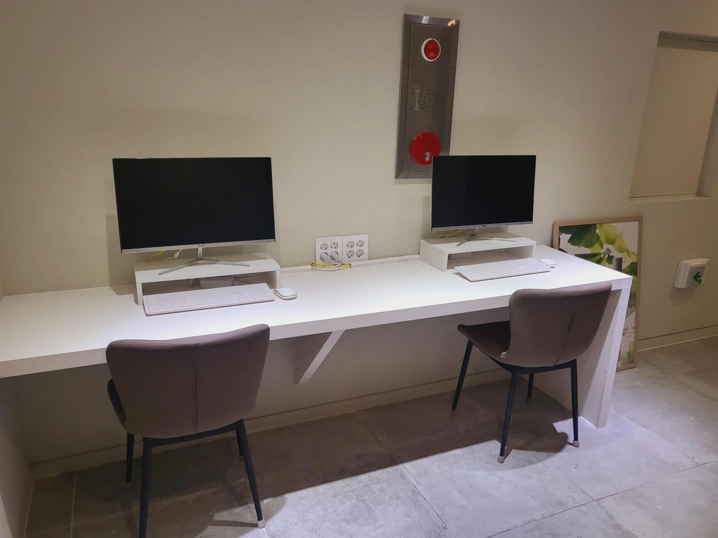 Business facilities in Hotel razaB