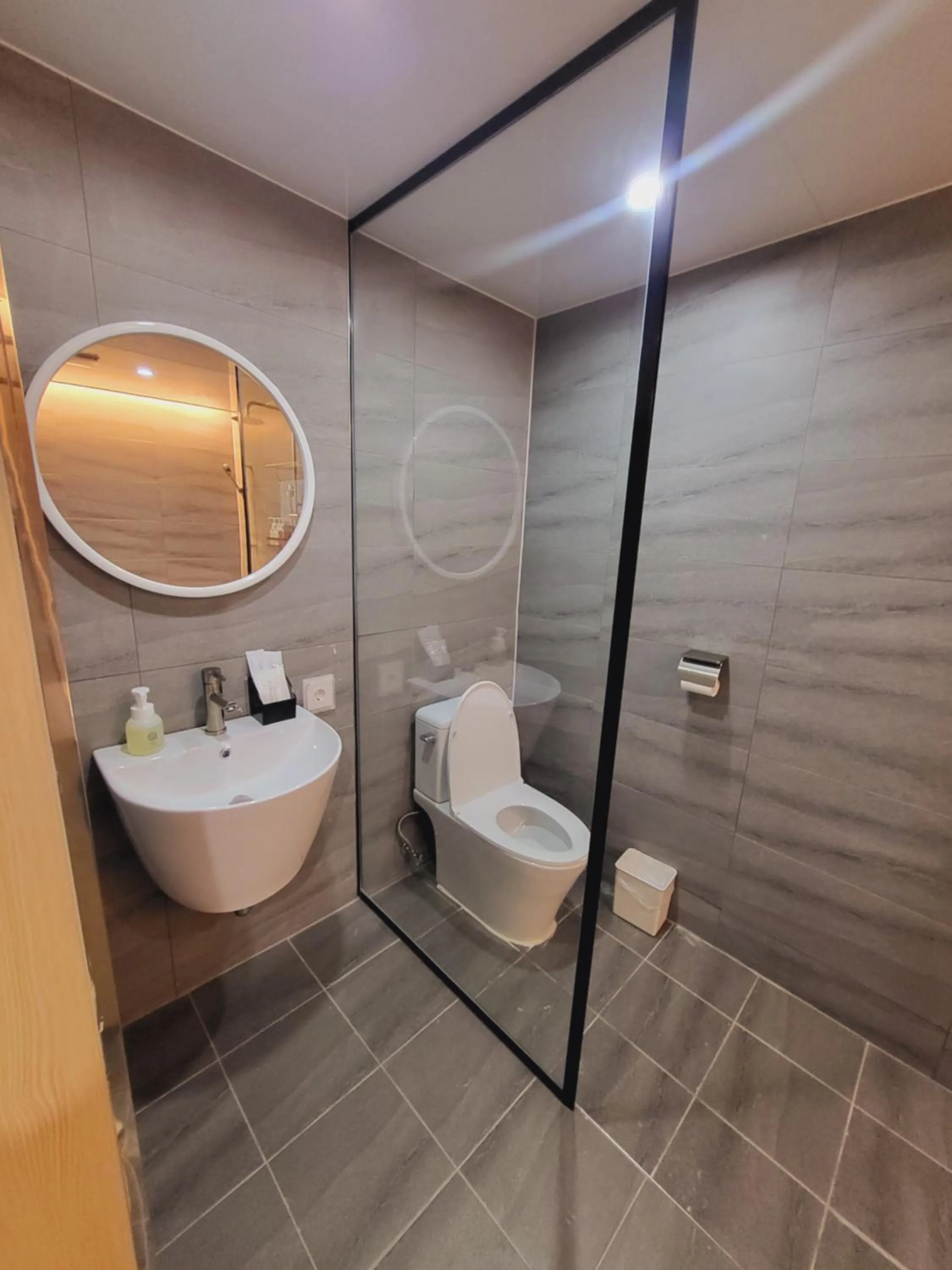 Shower in Hotel razaB