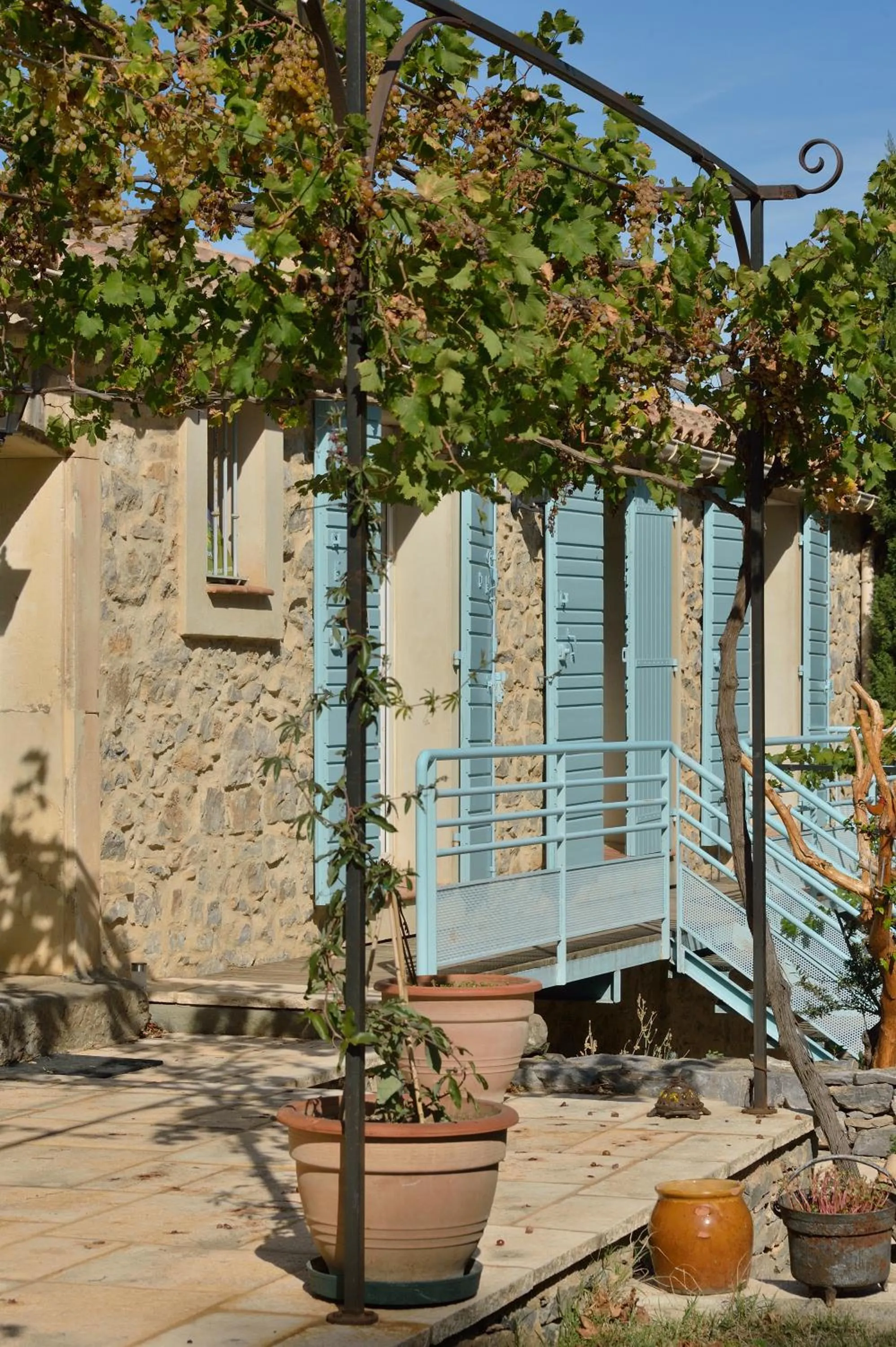 Facade/entrance in Domaine de "Creva-Tinas"