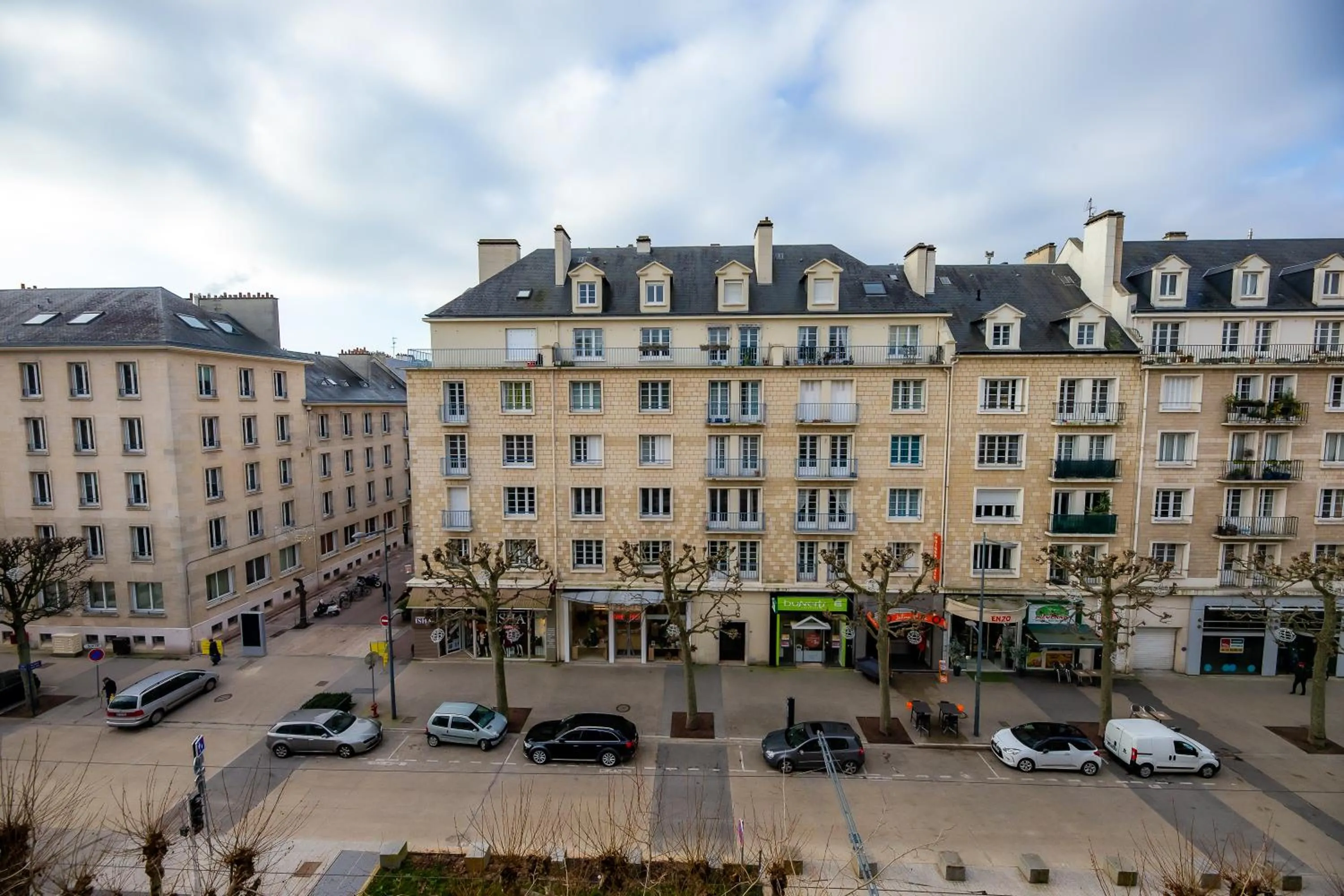 Facade/entrance in Logis Hotel Du Chateau
