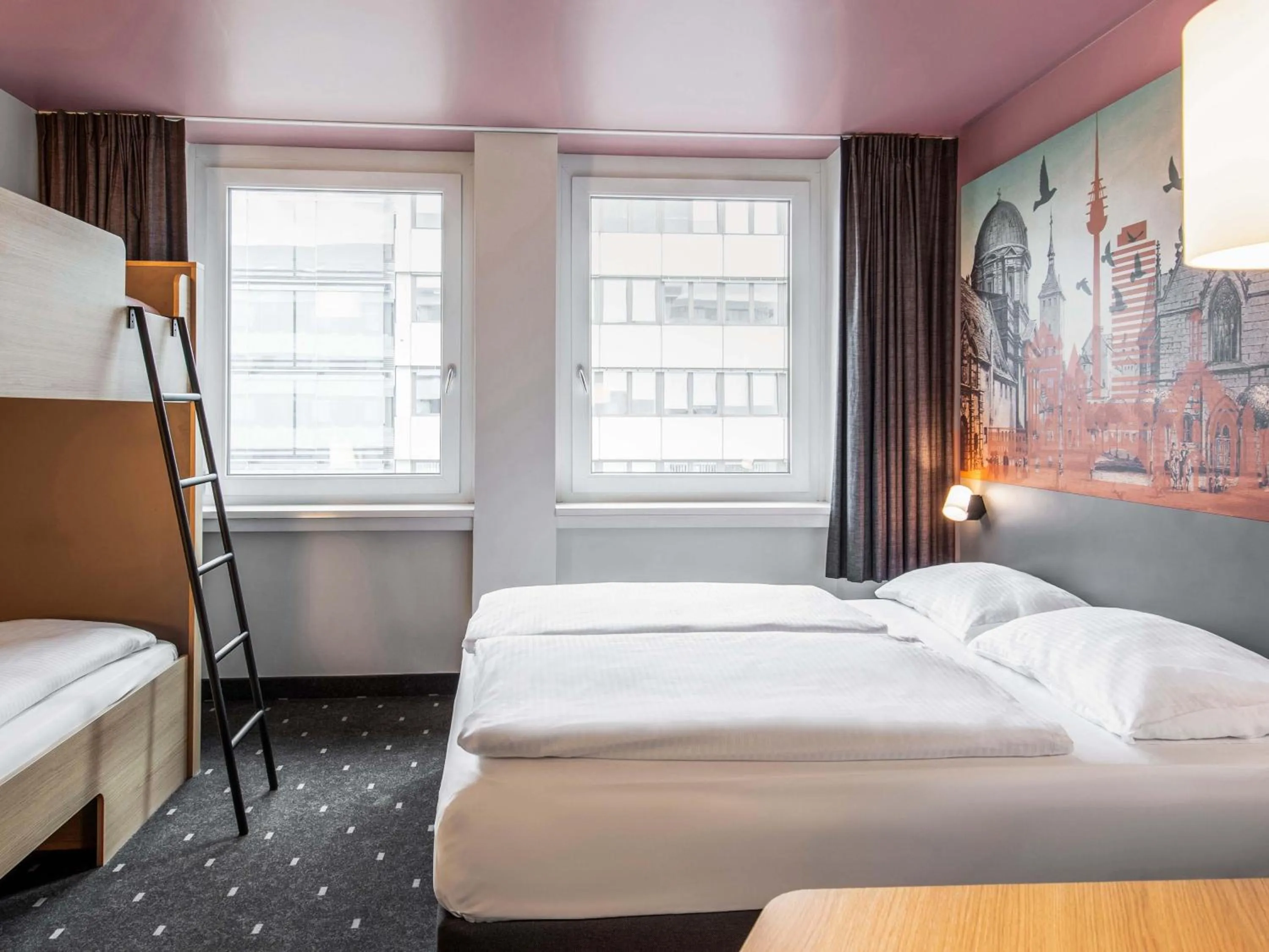 Photo of the whole room, Bed in B&B Hotel Nürnberg-Hbf