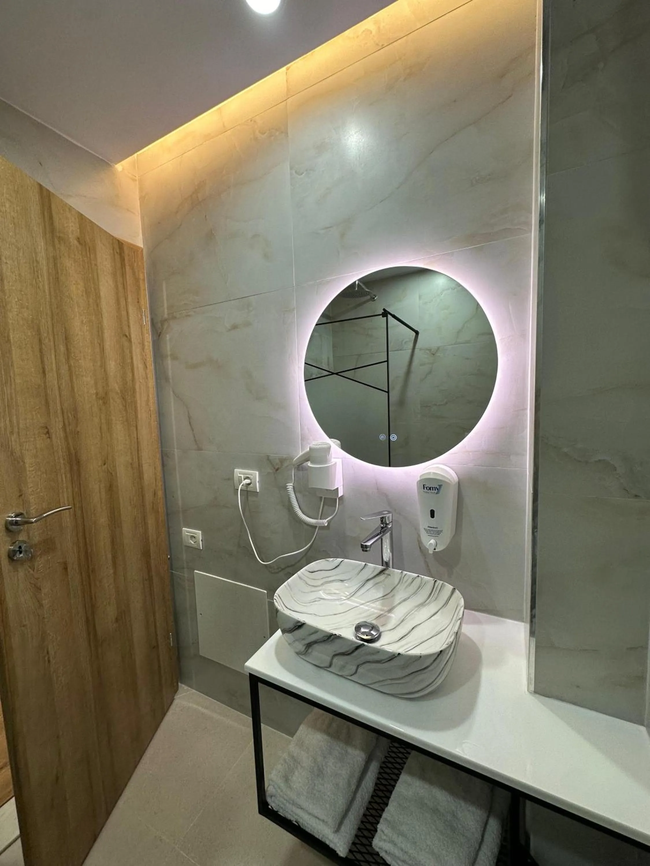 Shower in Hotel Arberia