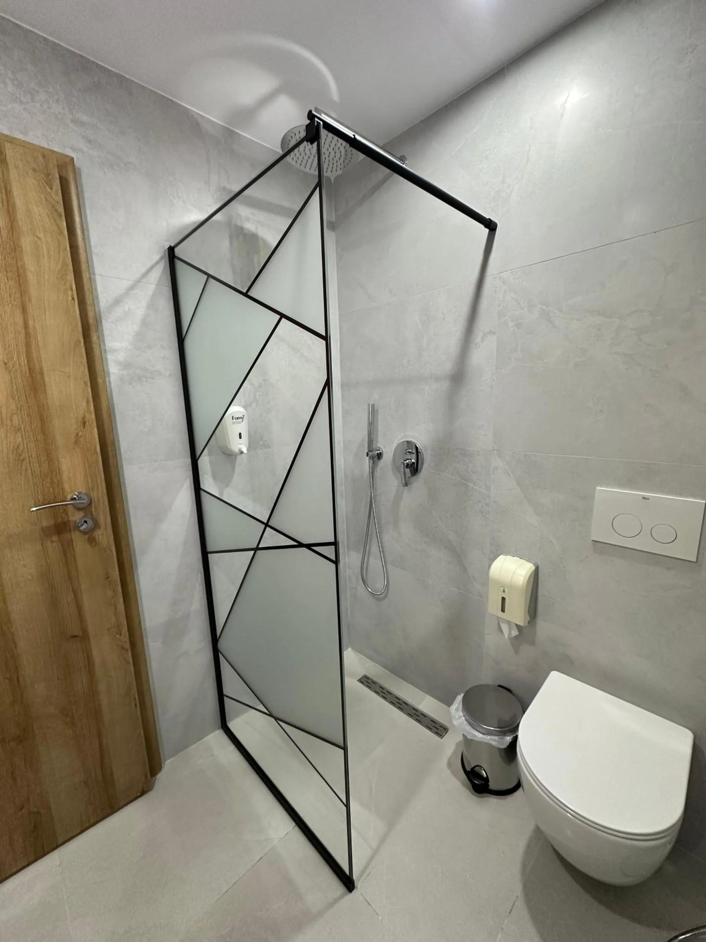 Shower in Hotel Arberia