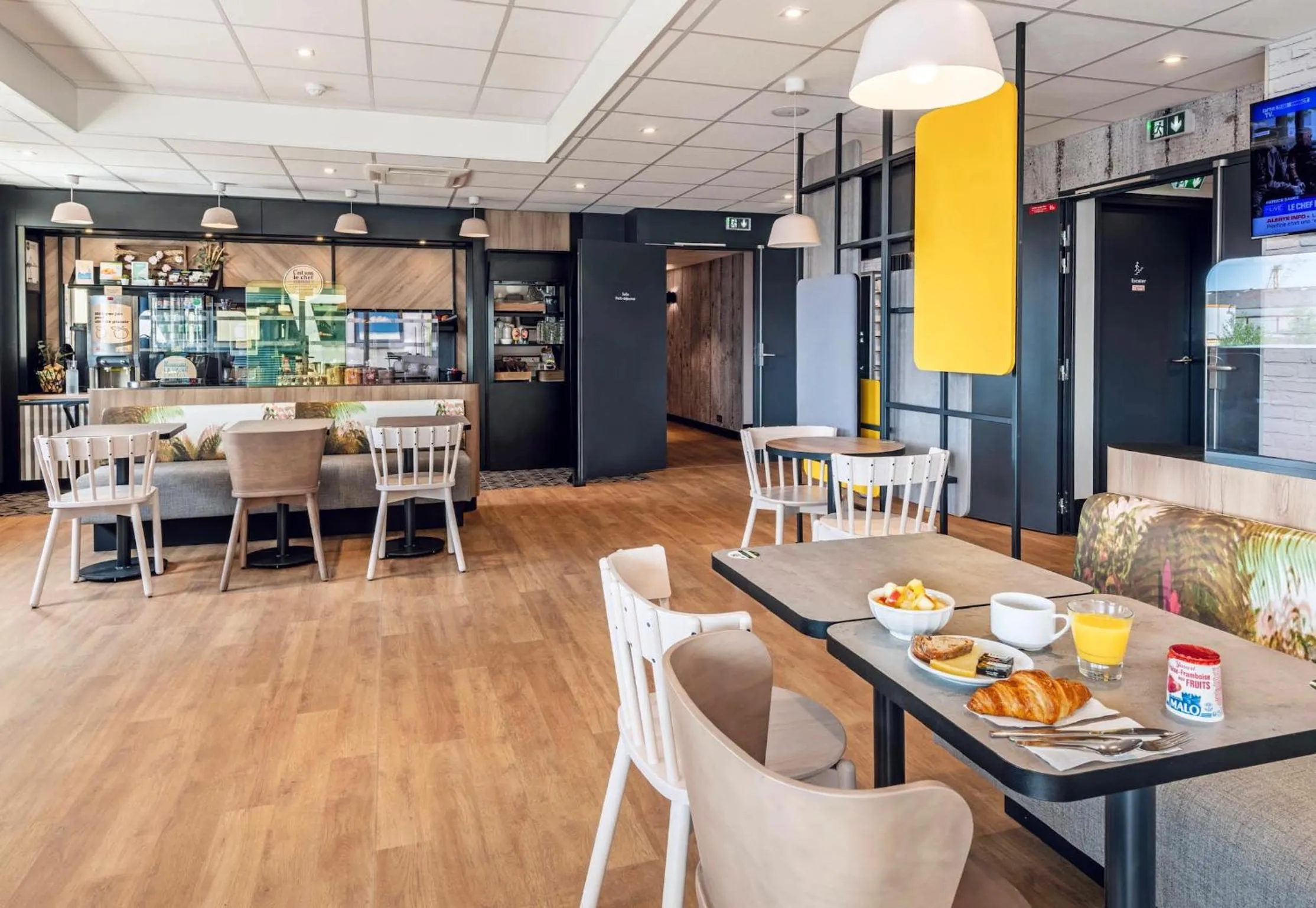 Breakfast in B&B HOTEL Brest Centre Port de Commerce