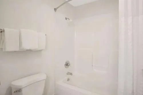 Baymont by Wyndham Freeport