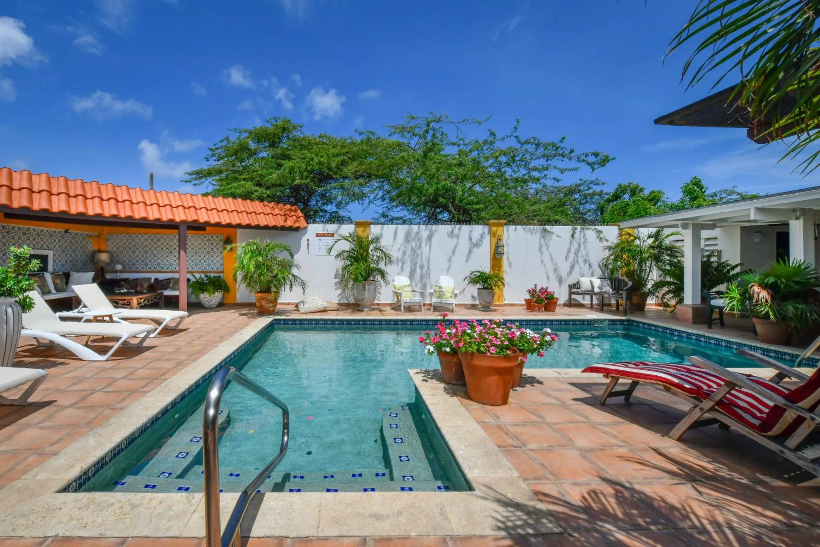 Swimming pool in Brisas Studio Apartments