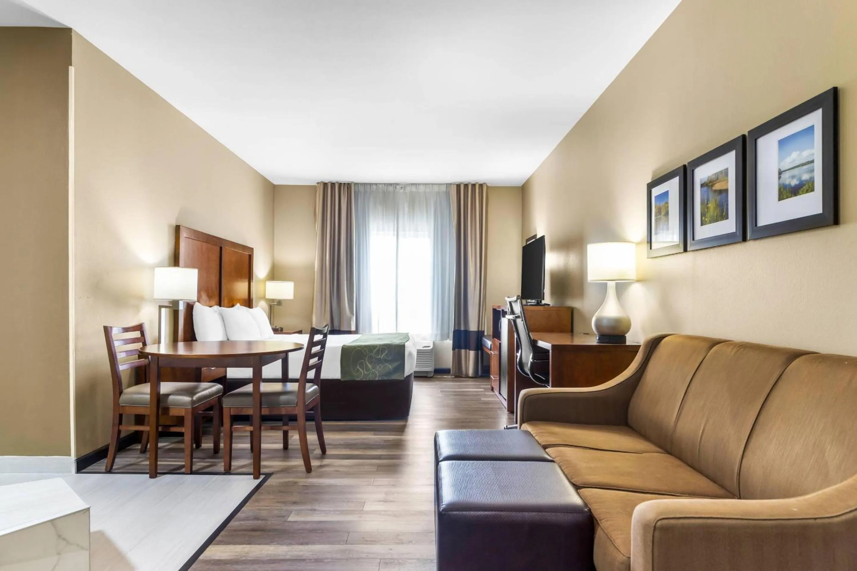 Bedroom in Comfort Suites