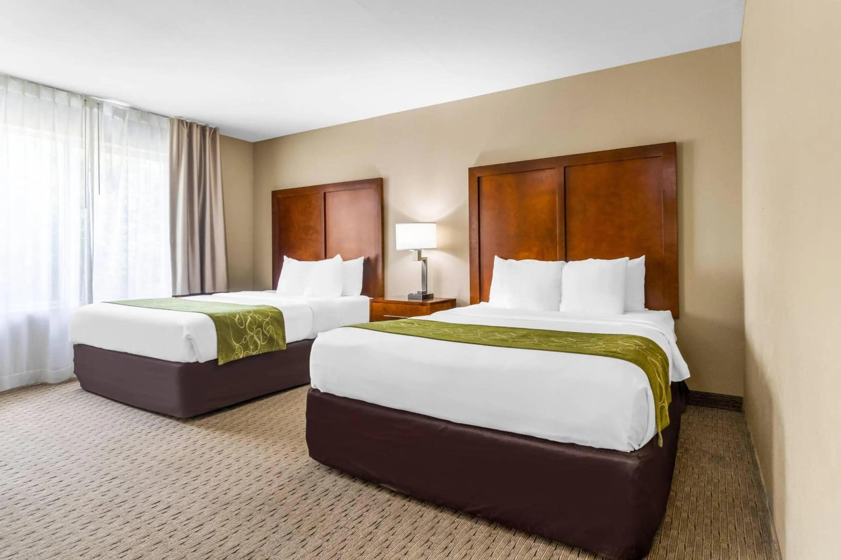 Bedroom, Bed in Comfort Suites