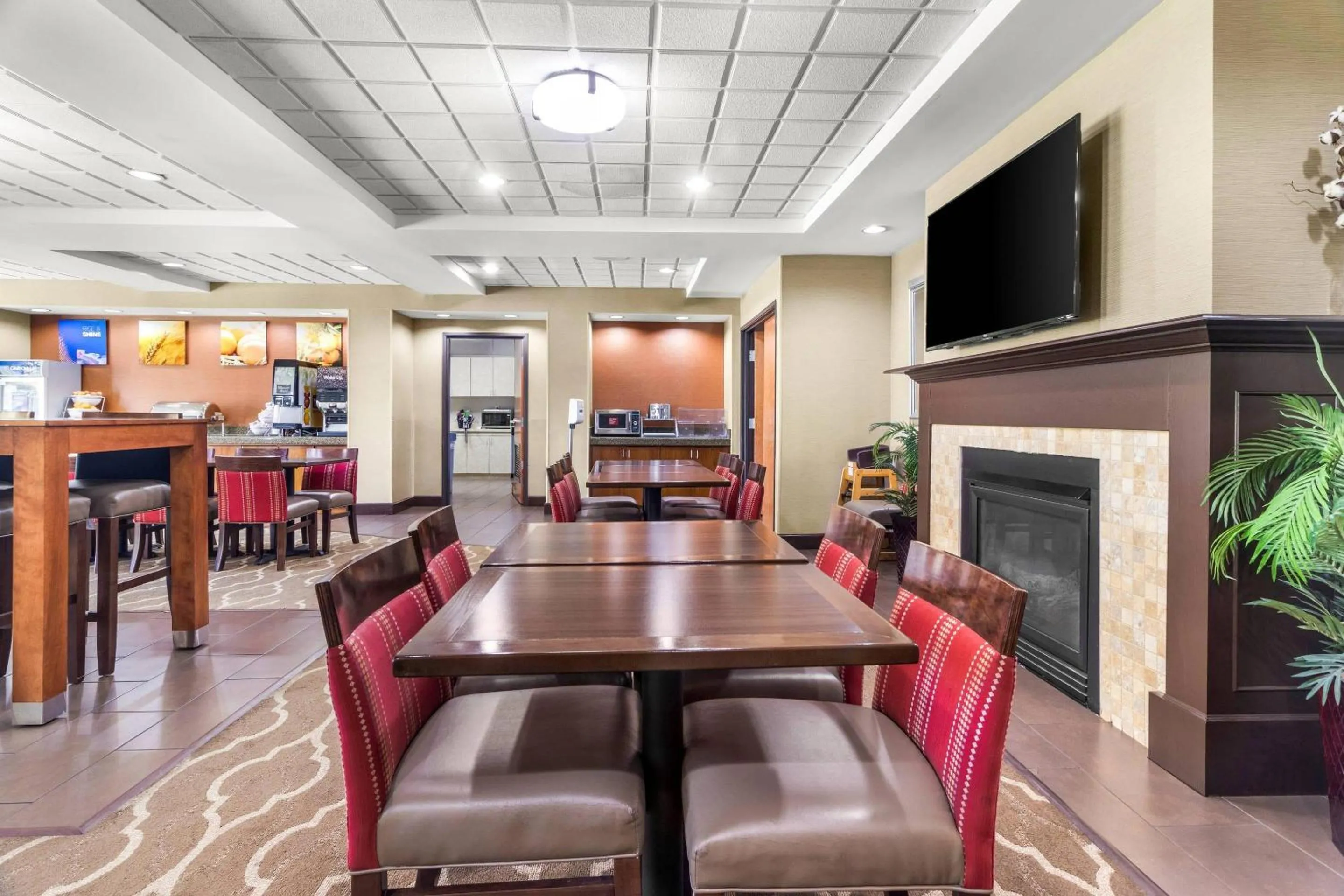 Breakfast in Comfort Suites