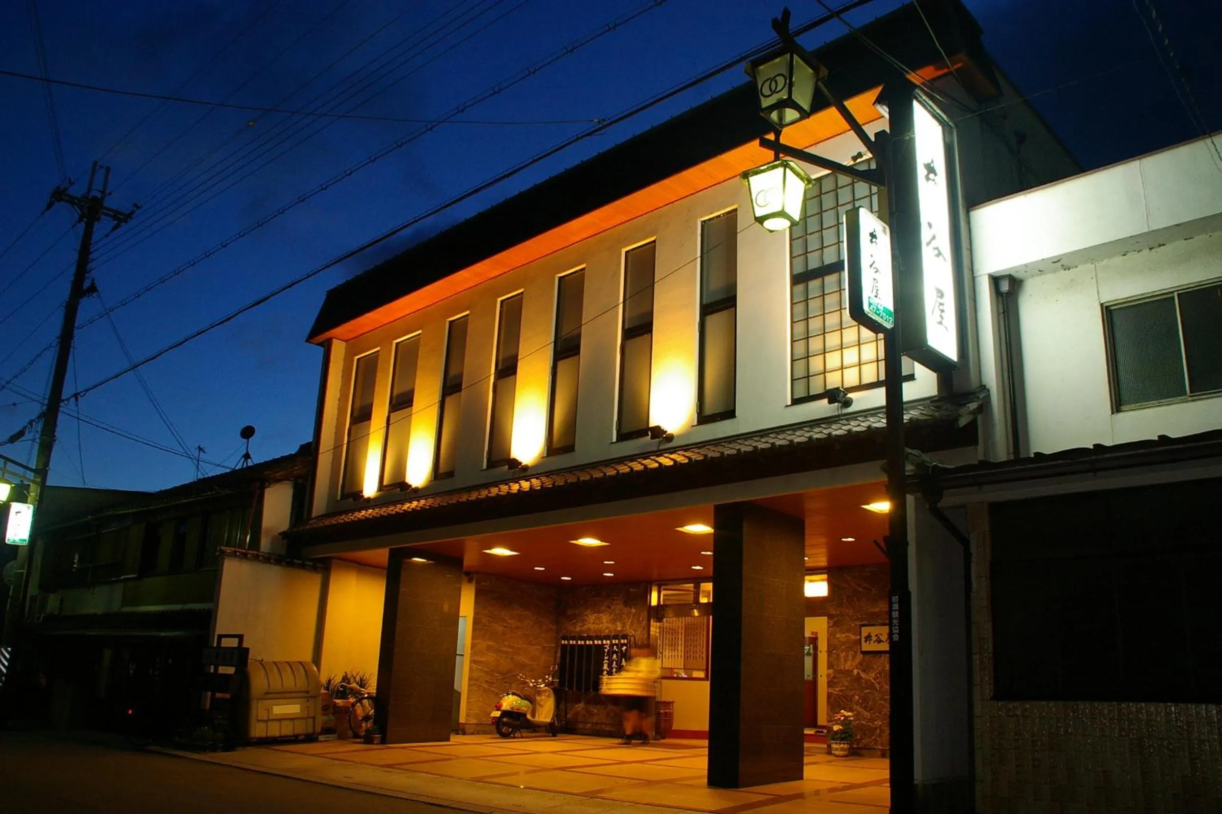 Facade/entrance in Itaniya