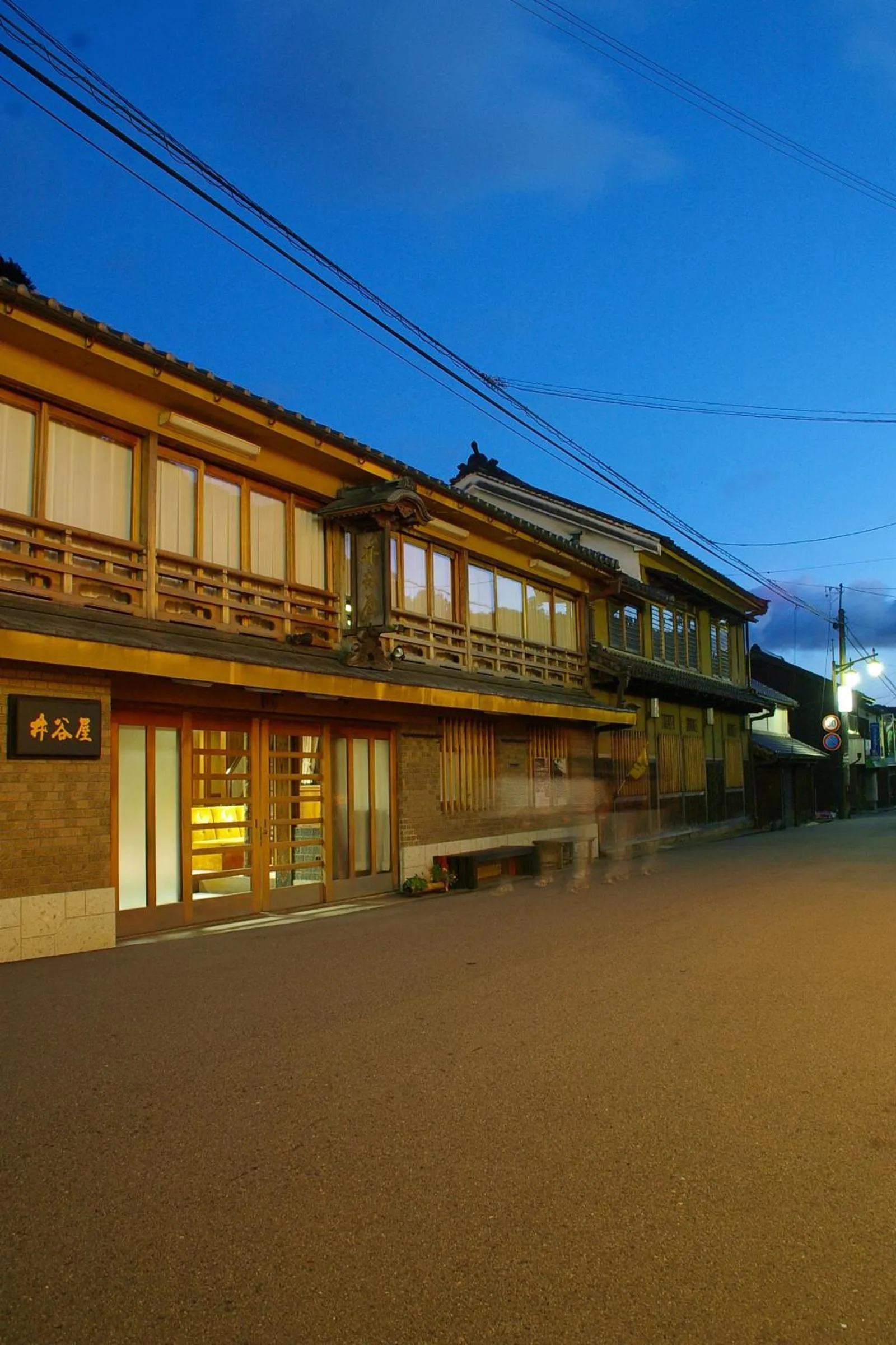 Facade/entrance in Itaniya