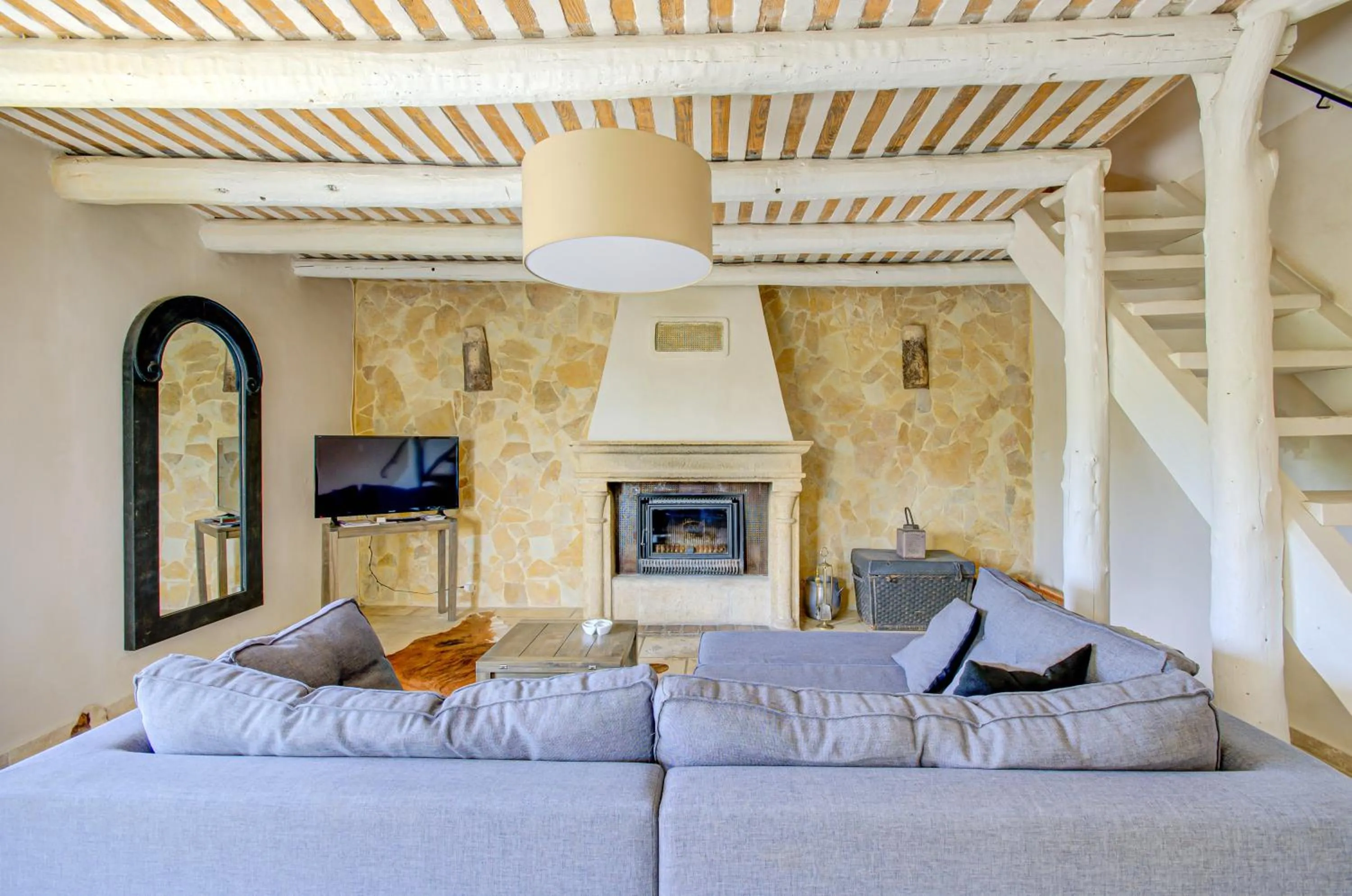 Holiday Home (4 Adults) in Le Bercail de Montmirail