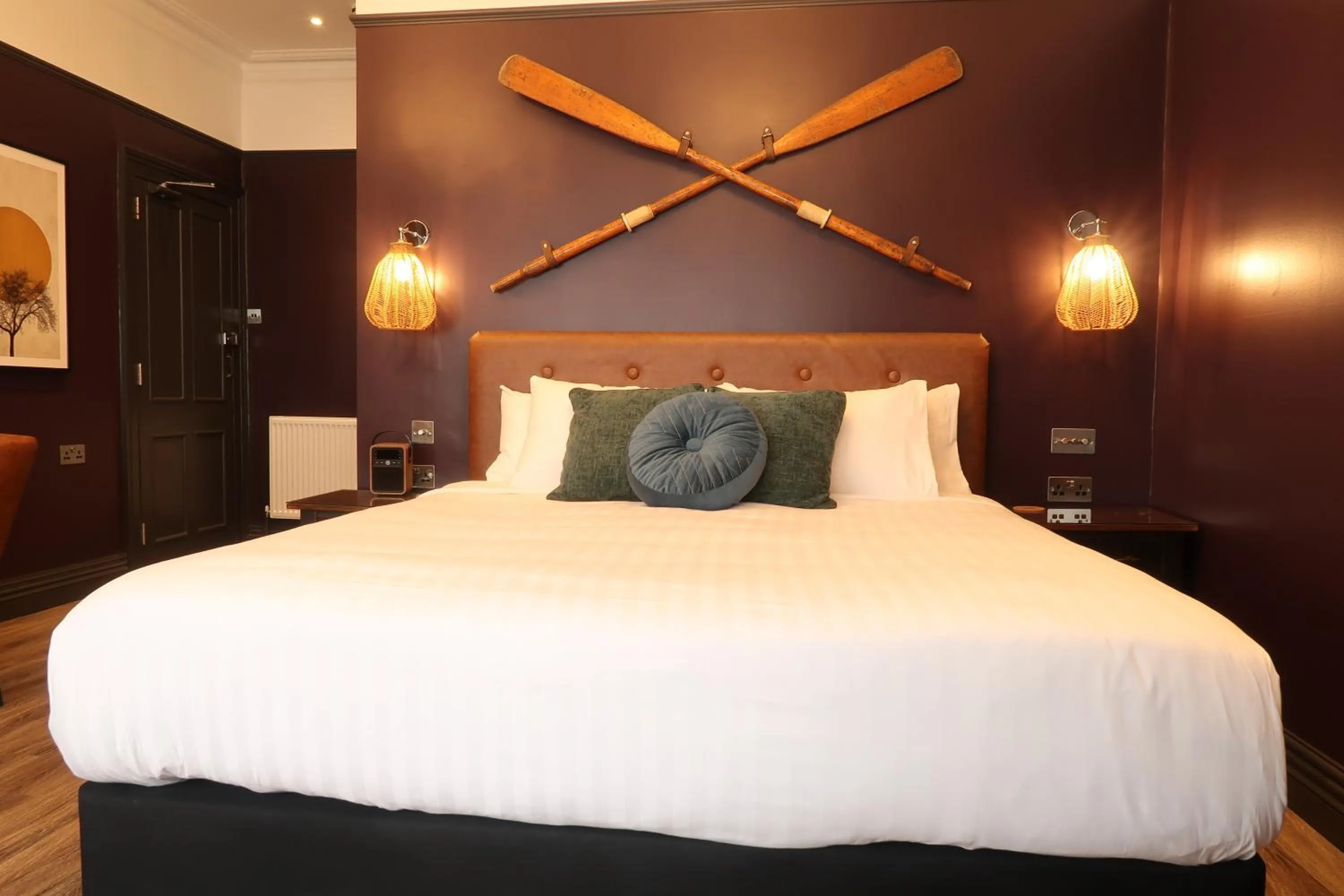 Shower, Bed in The Craft House