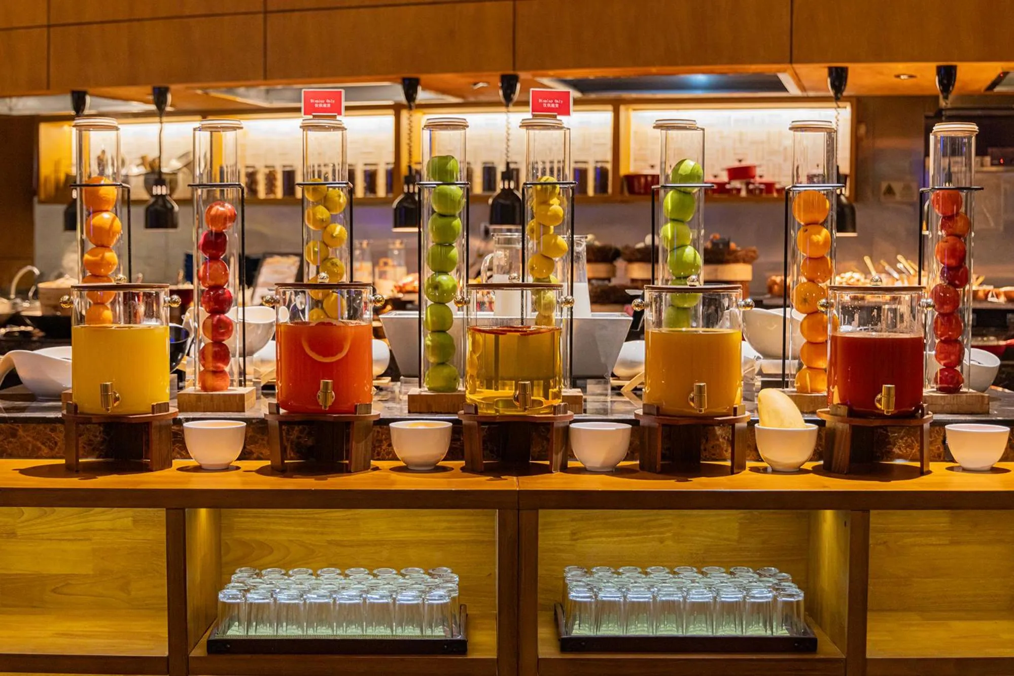 Restaurant/places to eat in InterContinental Beijing Beichen by IHG l Walking Distance to Bird's Nest & Water Cube & Metro Station l Interconnected with China National Convention Center l Award-winning Club Lounge with Mixologist l Direct Metro Line to Wangfujing