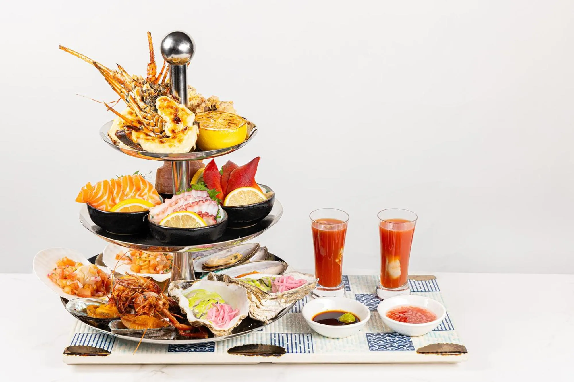 Restaurant/places to eat in InterContinental Beijing Beichen by IHG l Walking Distance to Bird's Nest & Water Cube & Metro Station l Interconnected with China National Convention Center l Award-winning Club Lounge with Mixologist l Direct Metro Line to Wangfujing