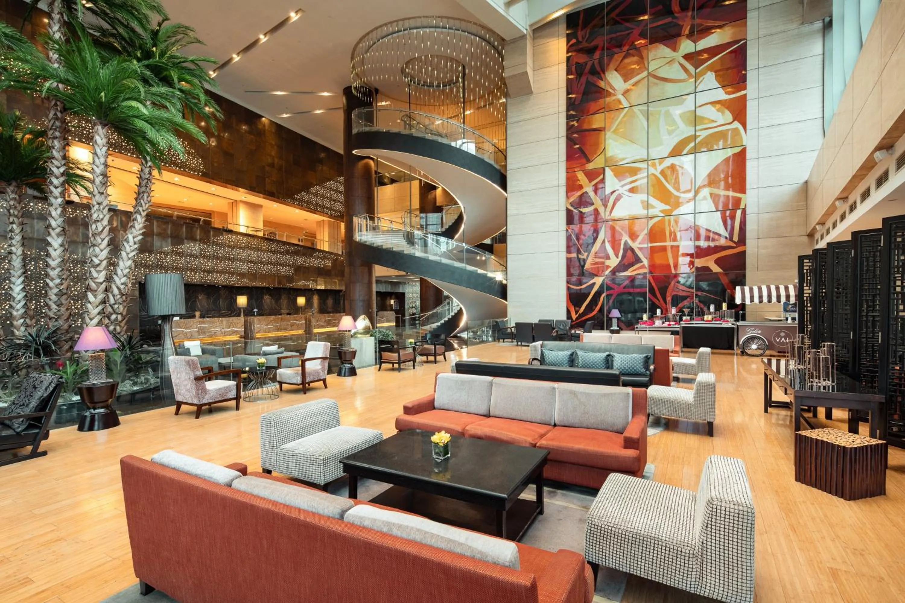 Restaurant/places to eat in InterContinental Beijing Beichen by IHG l Walking Distance to Bird's Nest & Water Cube & Metro Station l Interconnected with China National Convention Center l Award-winning Club Lounge with Mixologist l Direct Metro Line to Wangfujing