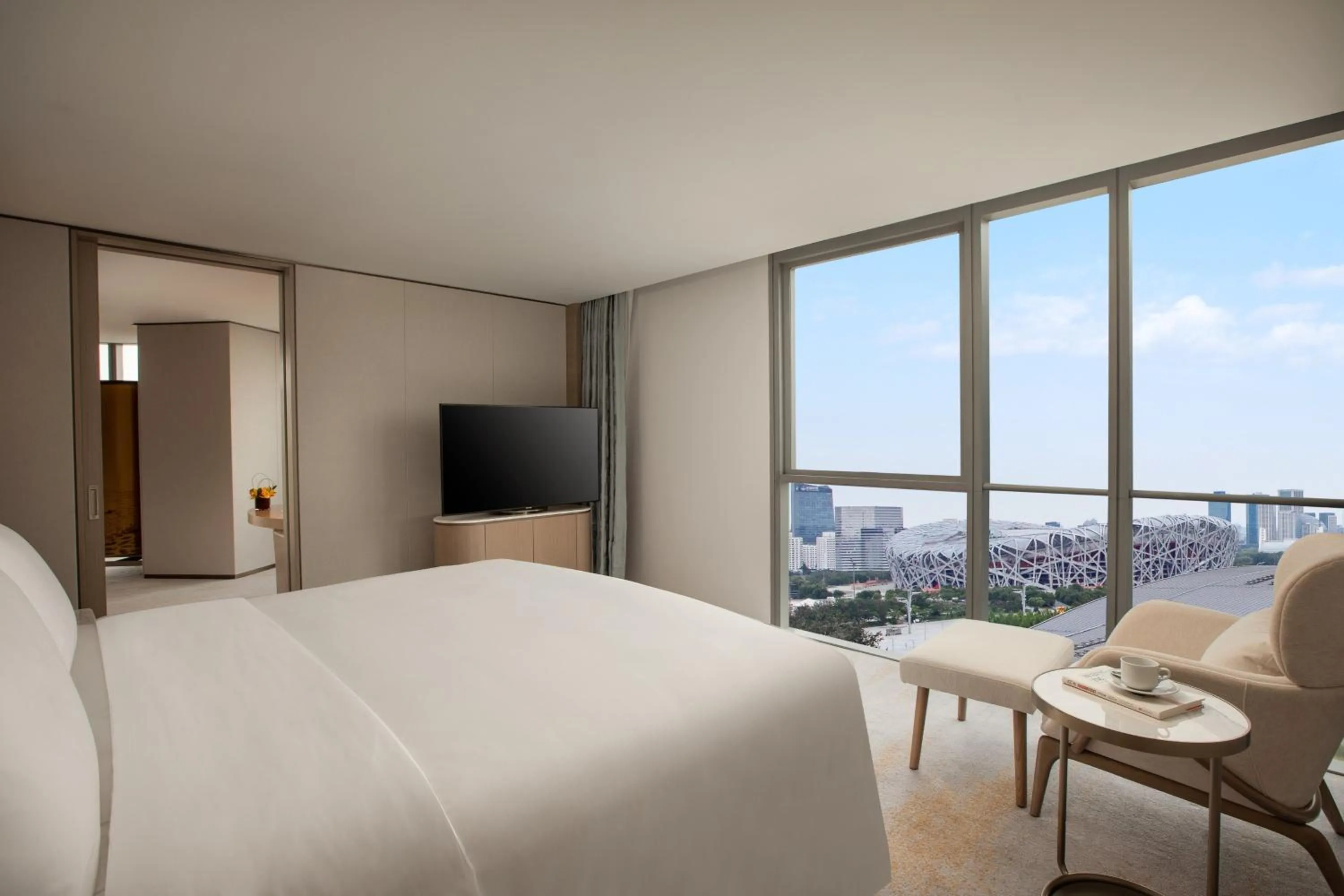 Photo of the whole room, Bed in InterContinental Beijing Beichen by IHG l Walking Distance to Bird's Nest & Water Cube & Metro Station l Interconnected with China National Convention Center l Award-winning Club Lounge with Mixologist l Direct Metro Line to Wangfujing