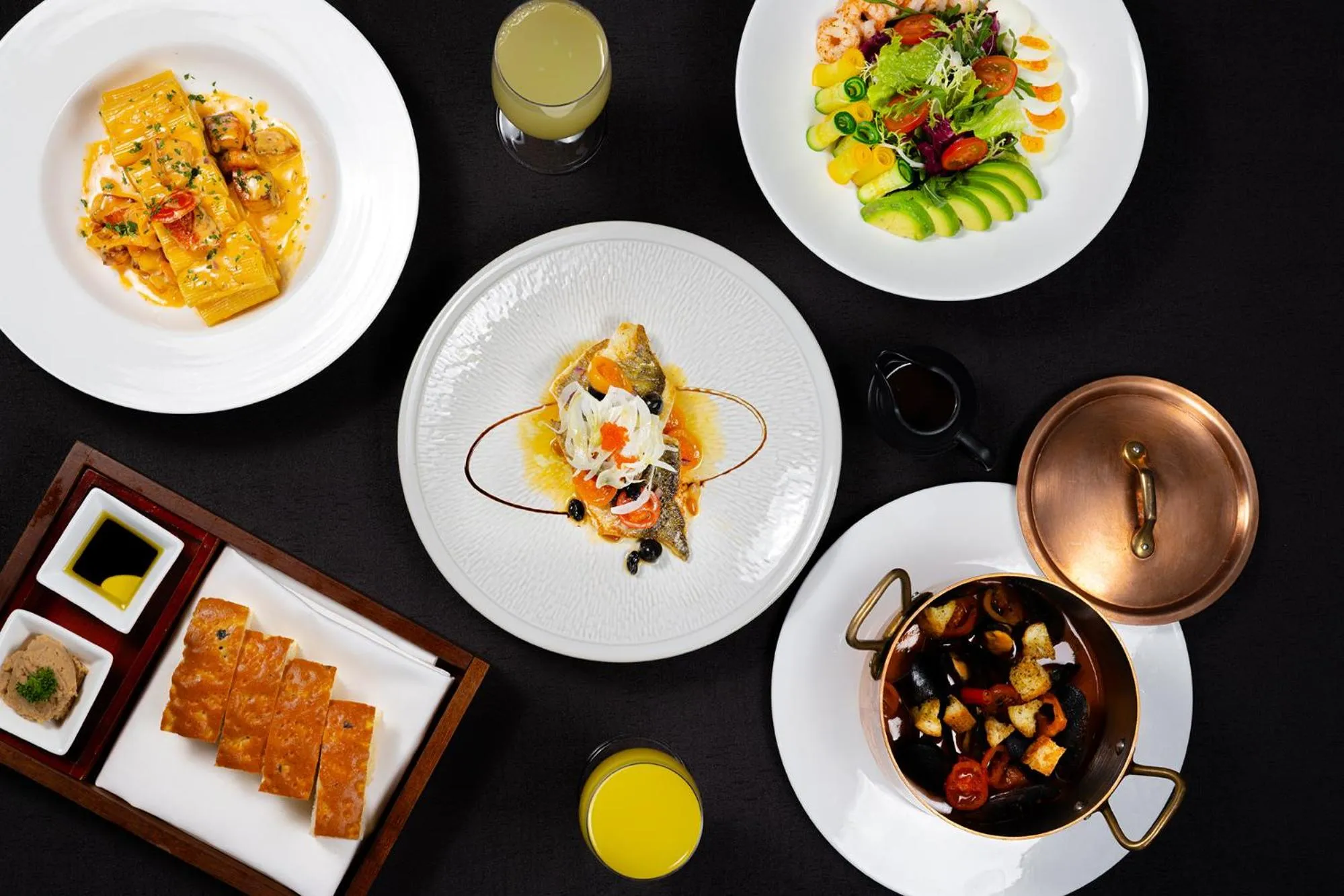 Restaurant/places to eat in InterContinental Beijing Beichen by IHG l Walking Distance to Bird's Nest & Water Cube & Metro Station l Interconnected with China National Convention Center l Award-winning Club Lounge with Mixologist l Direct Metro Line to Wangfujing