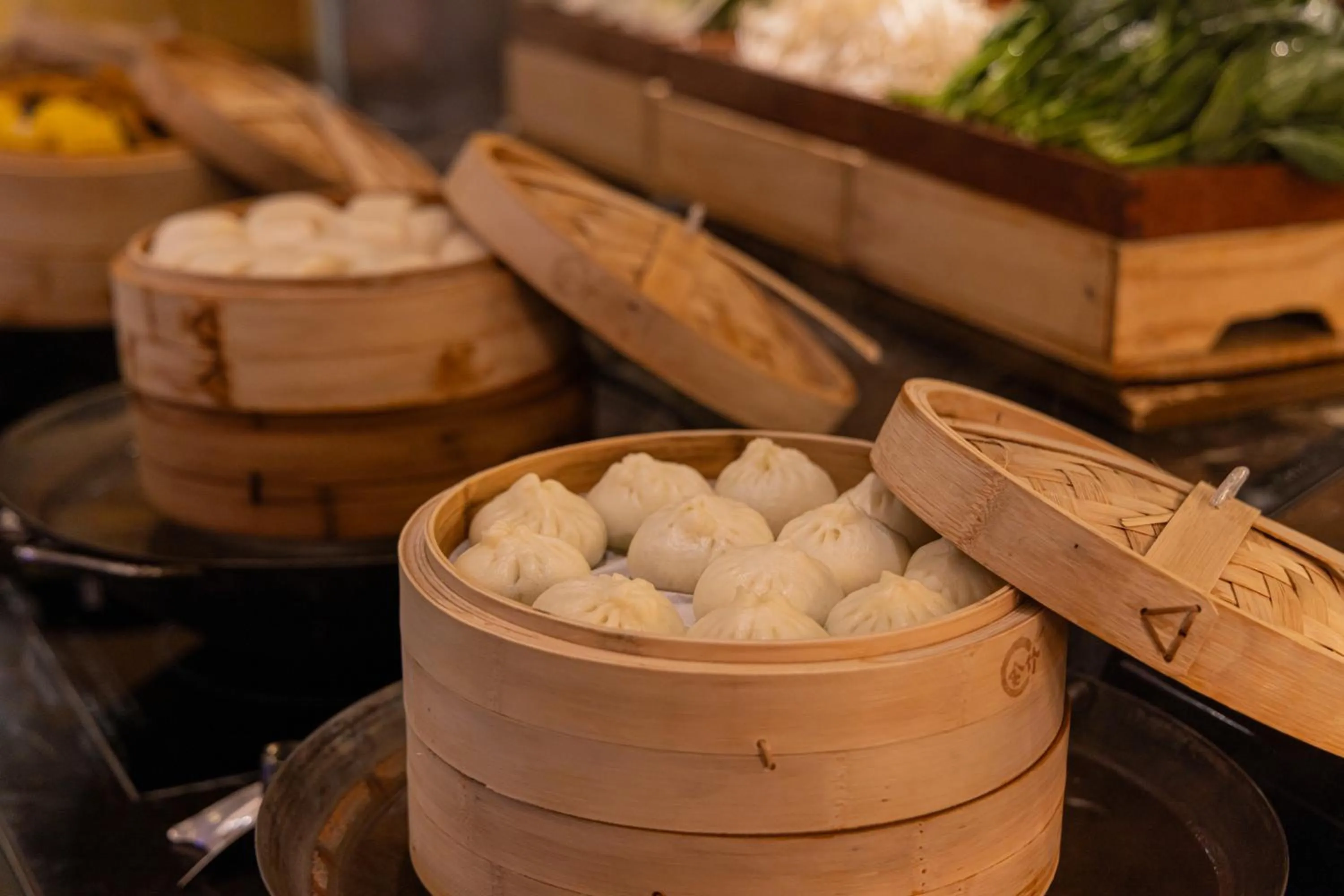 Restaurant/places to eat in InterContinental Beijing Beichen by IHG l Walking Distance to Bird's Nest & Water Cube & Metro Station l Interconnected with China National Convention Center l Award-winning Club Lounge with Mixologist l Direct Metro Line to Wangfujing