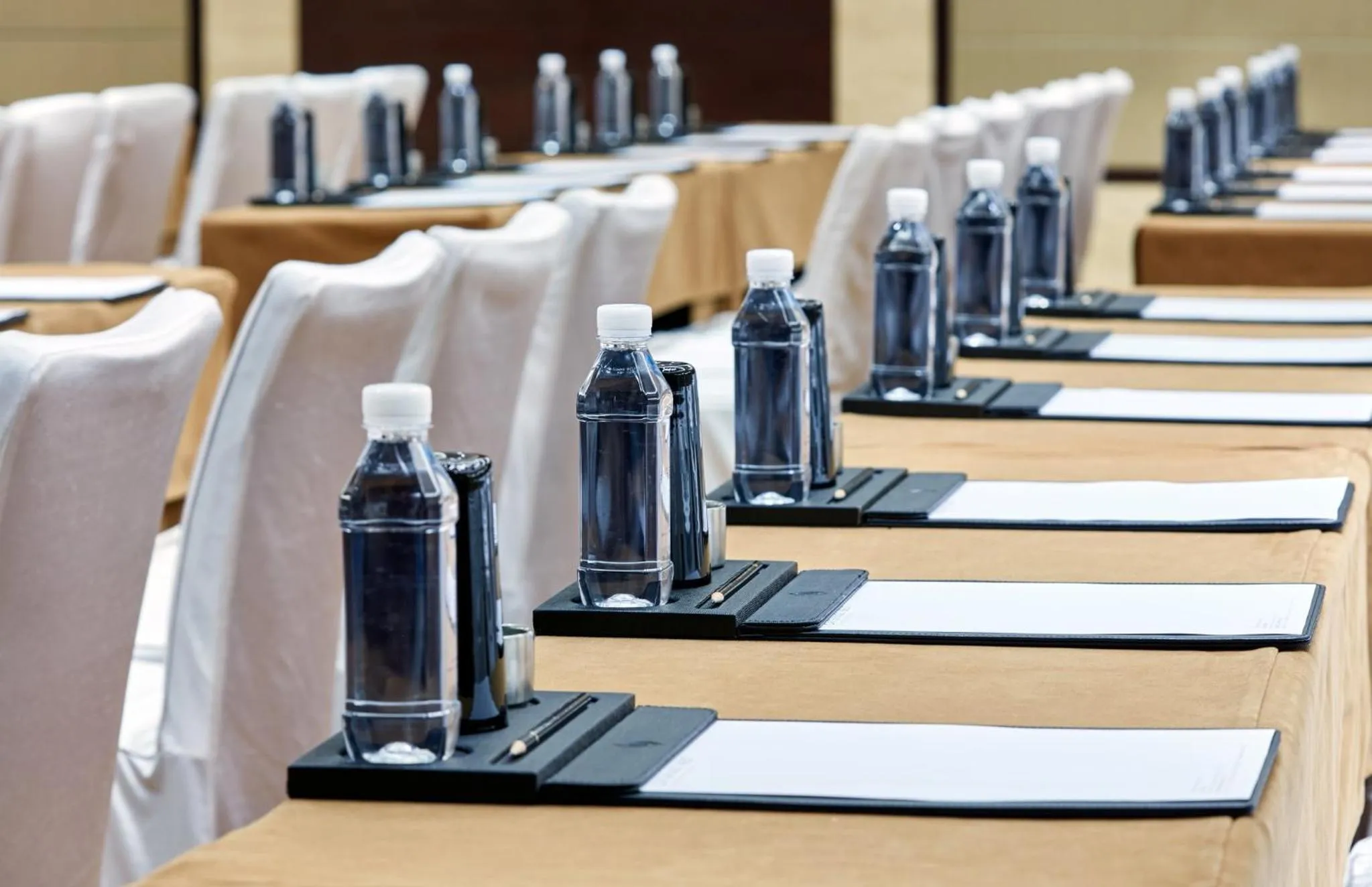 Meeting/conference room in InterContinental Beijing Beichen by IHG l Walking Distance to Bird's Nest & Water Cube & Metro Station l Interconnected with China National Convention Center l Award-winning Club Lounge with Mixologist l Direct Metro Line to Wangfujing