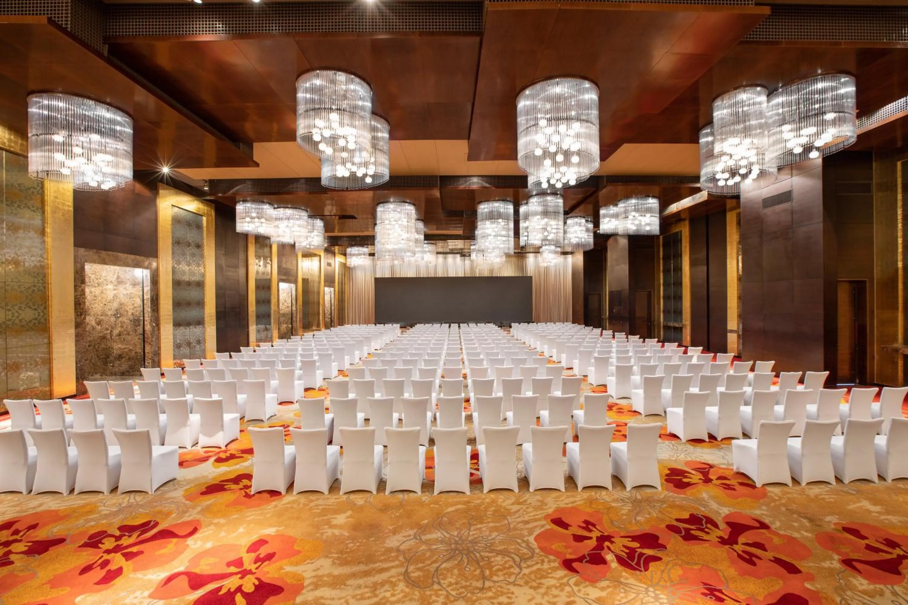 Banquet/Function facilities in InterContinental Beijing Beichen by IHG l Walking Distance to Bird's Nest & Water Cube & Metro Station l Interconnected with China National Convention Center l Award-winning Club Lounge with Mixologist l Direct Metro Line to Wangfujing