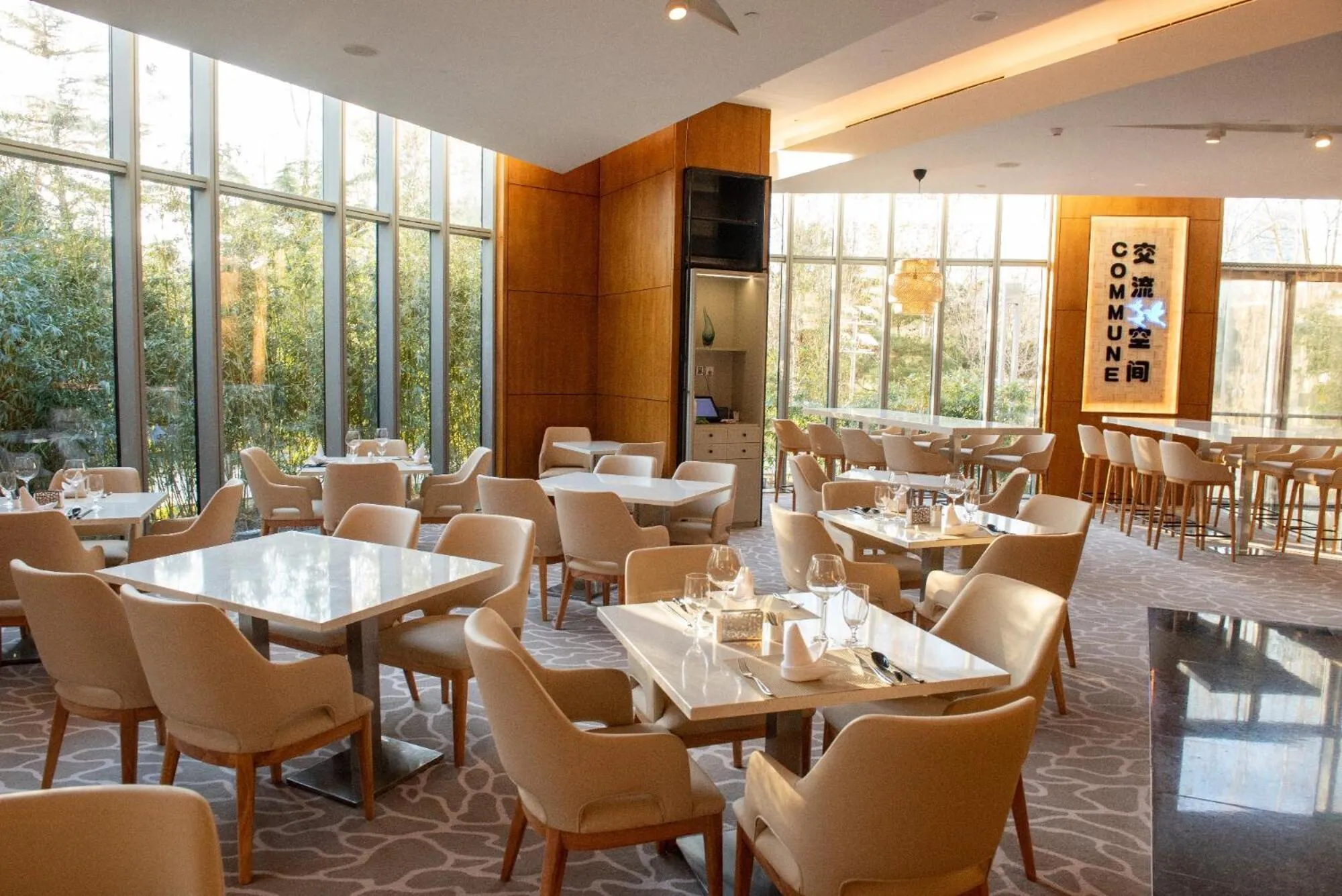 Restaurant/places to eat in InterContinental Beijing Beichen by IHG l Walking Distance to Bird's Nest & Water Cube & Metro Station l Interconnected with China National Convention Center l Award-winning Club Lounge with Mixologist l Direct Metro Line to Wangfujing