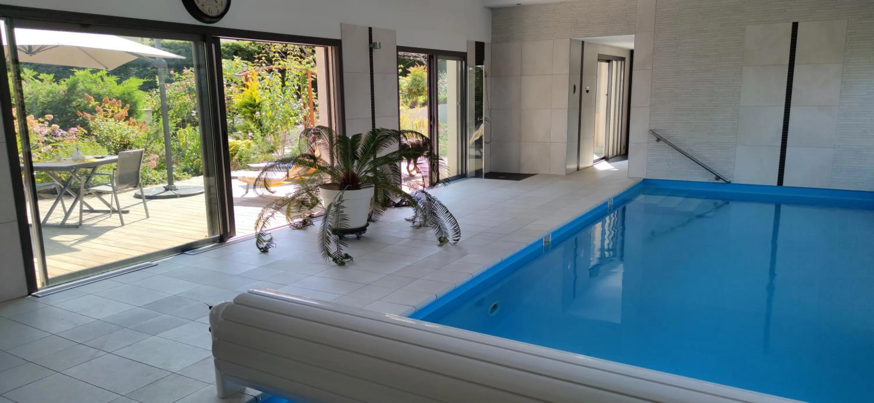 Swimming pool in Comme une évidence