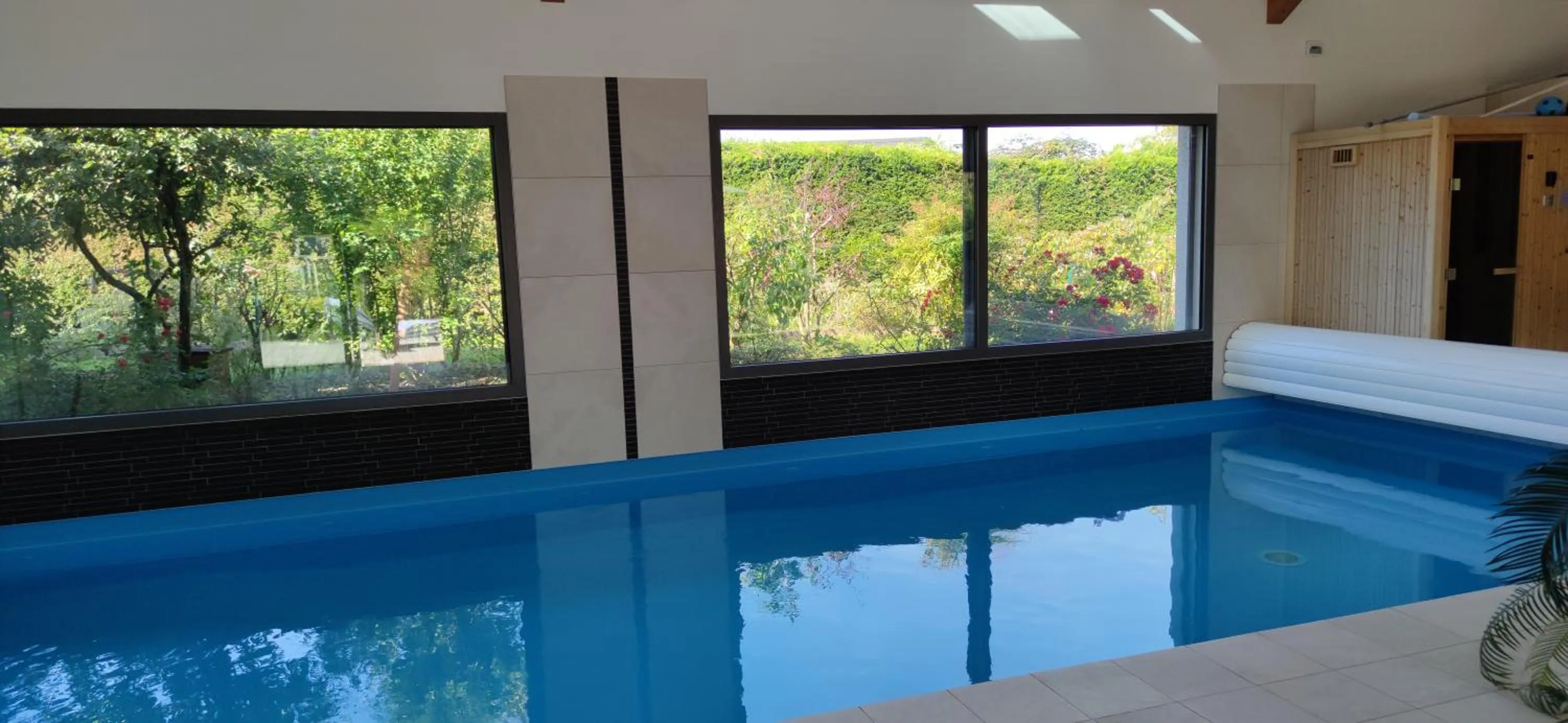 Swimming pool in Comme une évidence