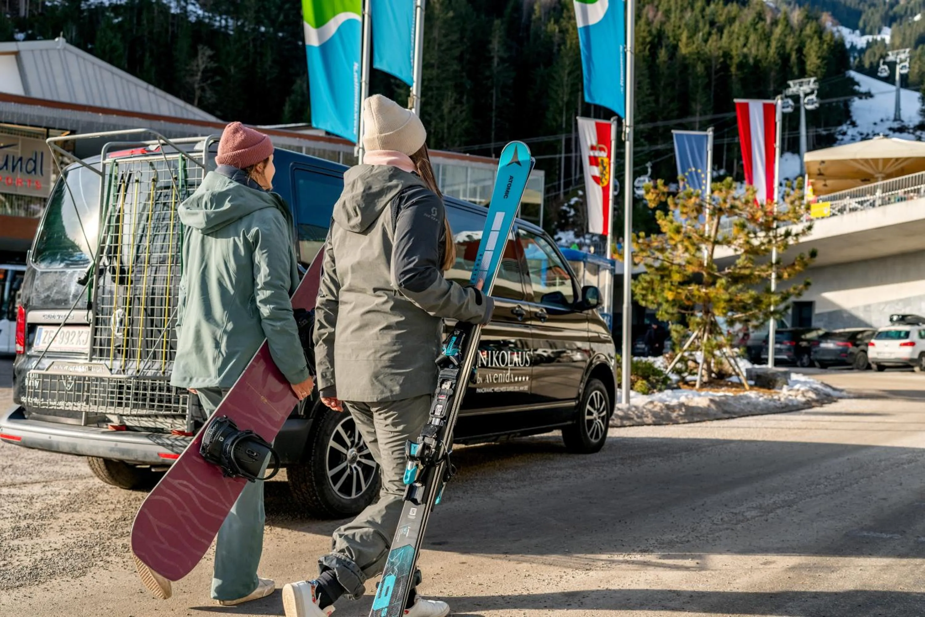 Ski School in Nikolaus by AvenidA Panoramic Wellness Suites